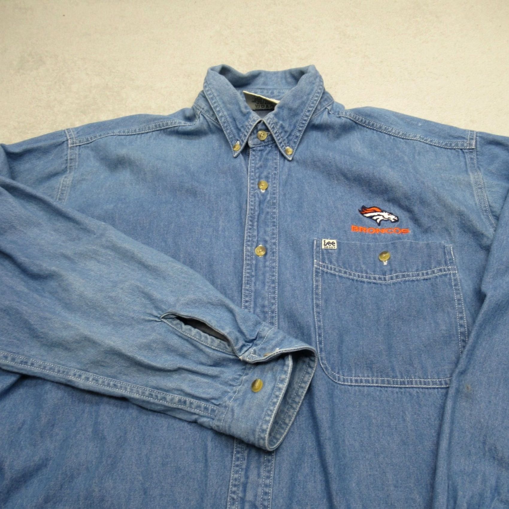 Lee VINTAGE Denver Broncos Shirt Men L Lee Blue Chambray Button Down Long Sleeve VTG 90s Size US L / EU 52-54 / 3 - 5 Thumbnail