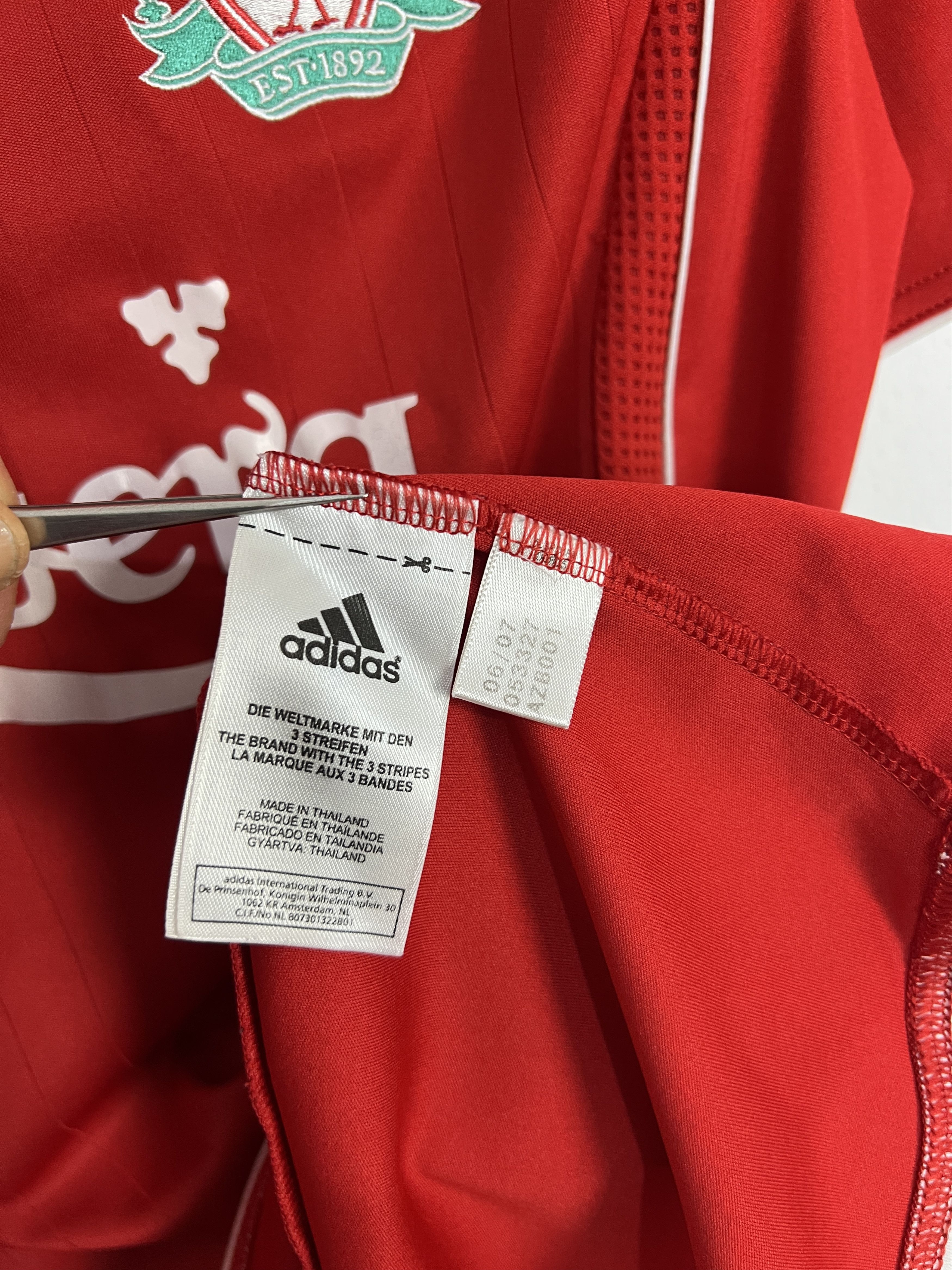 Adidas Liverpool football shirt 2006 Soccer Jersey Trikot Rare Size US M / EU 48-50 / 2 - 8 Thumbnail