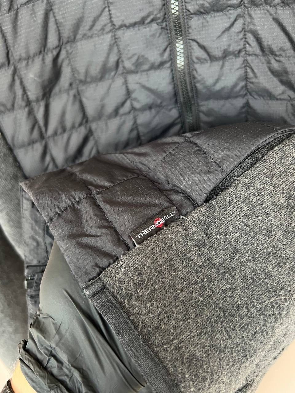 The North Face The North Face Dark Grey Thermoball Jacket Hybrid Size M/L Size US L / EU 52-54 / 3 - 9 Thumbnail