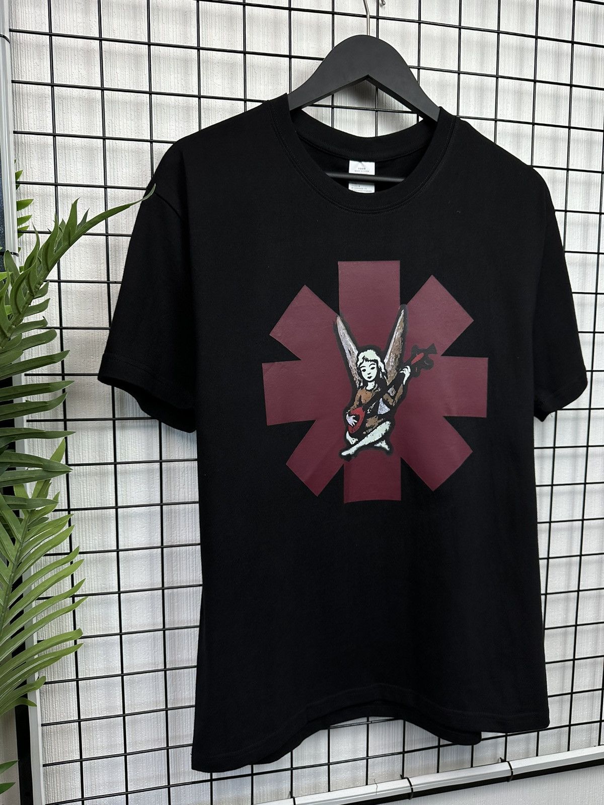 Band Tees Red Hot Chilli Peppers “World Tour 1995” Angel Men Black XL Size US XL / EU 56 / 4 - 3 Thumbnail