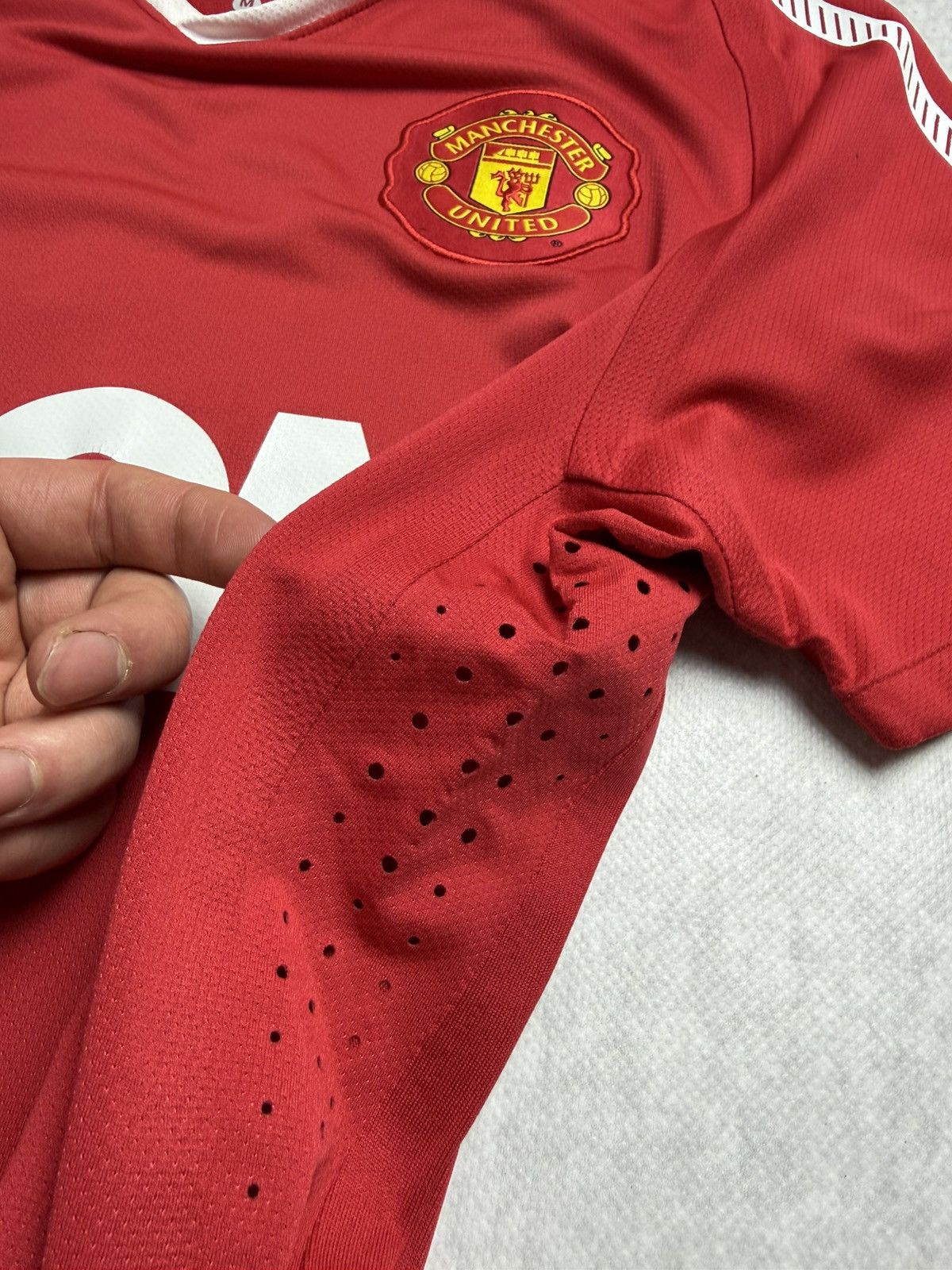 Nike 2010-11 Manchester United Nike Aon Football Shirt Morrison M Size US M / EU 48-50 / 2 - 11 Thumbnail