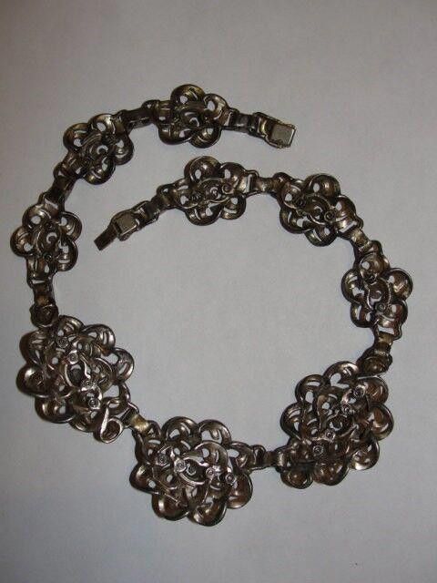 Designer Victorian Pot Metal Floral Necklace and Bracelet Set Size ONE SIZE - 2 Thumbnail