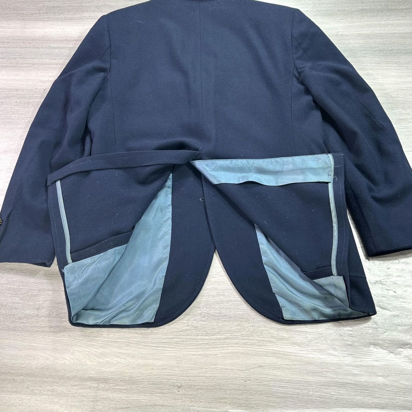 Vintage VTG Derby of San Francisco Blazer Mens 40 Wool Gold Button Sport Coat Classic Navy Blue 2 Piece Notch Lapel Two-Button Cuff Three-Button Vintage Size 40R - 4 Thumbnail