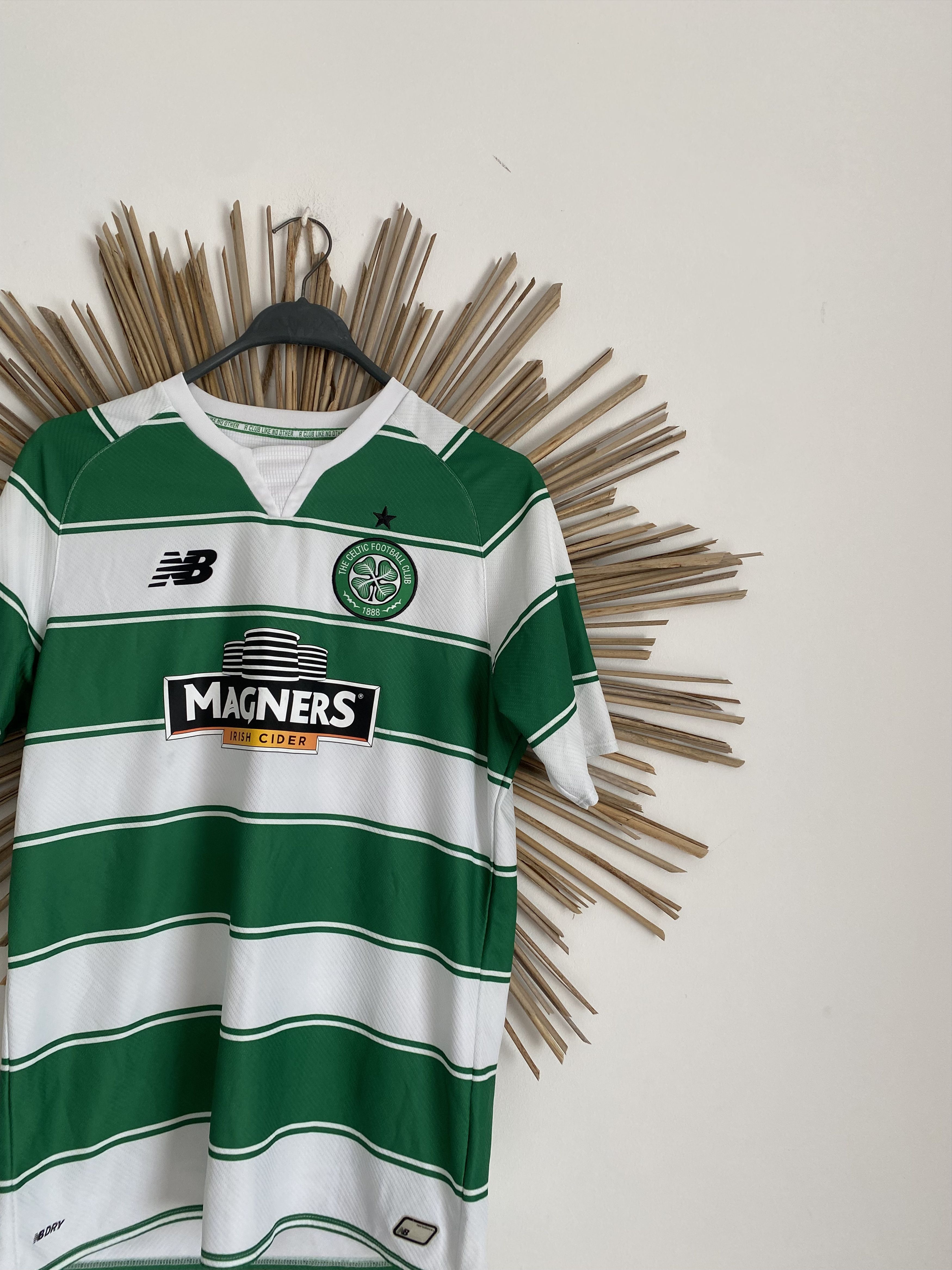 New Balance Celtic 2015 2016 new balance home football soccer jersey Size US M / EU 48-50 / 2 - 1 Thumbnail