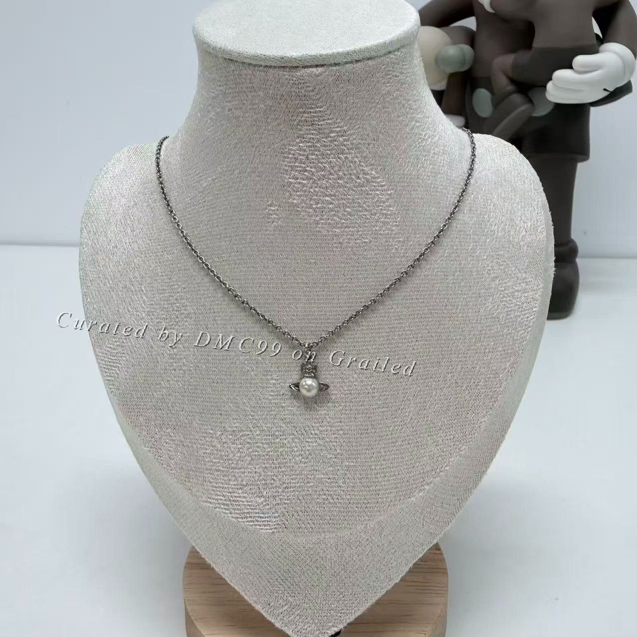 Vivienne Westwood Vivienne Westwood Saturn Pearl Necklace Size ONE SIZE - 1 Thumbnail