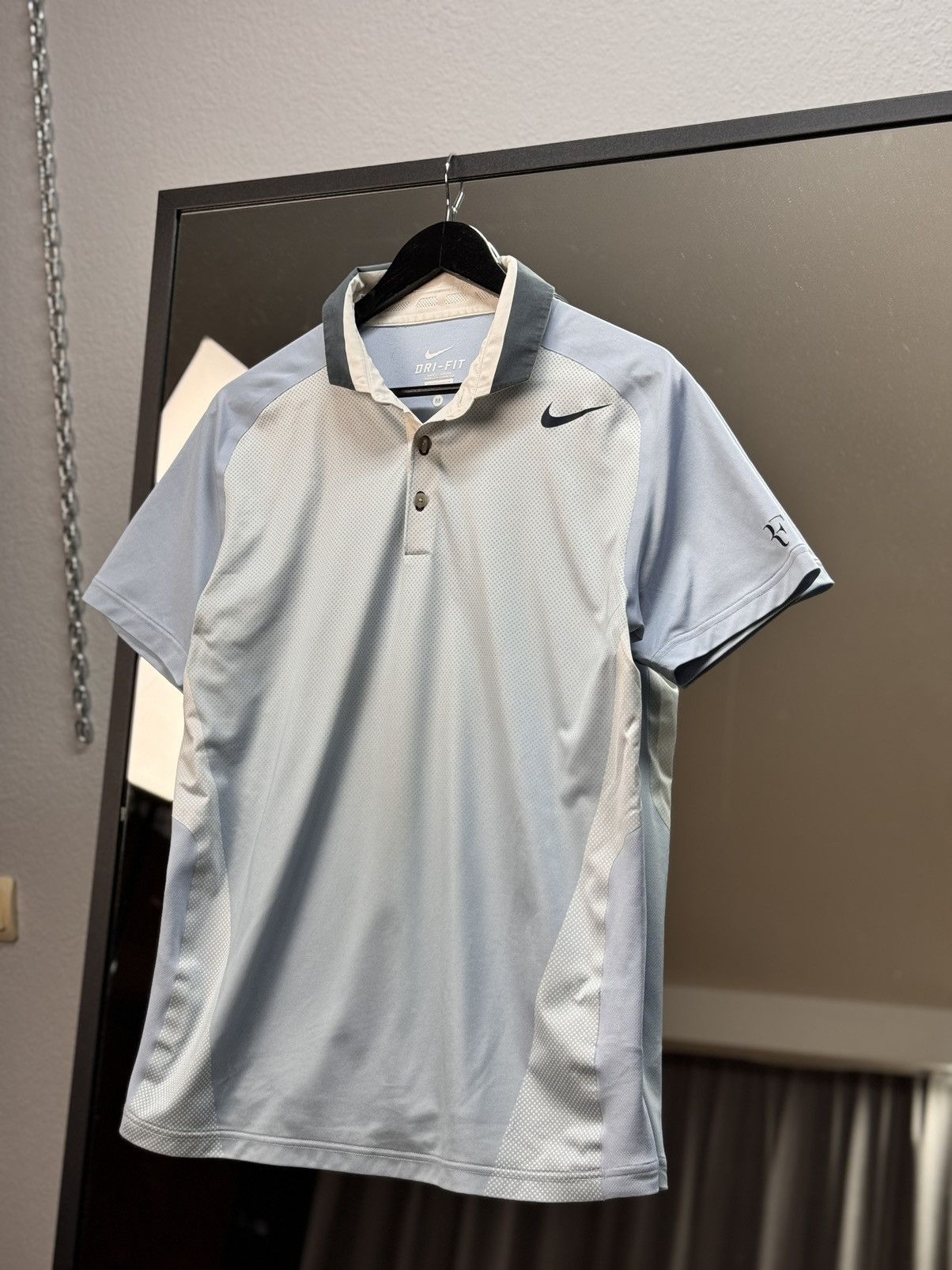 Nike ROGER FEDERER TENNIS COURT 2013 GSTAAD NIKE RF JERSEY Size US L / EU 52-54 / 3 - 3 Thumbnail