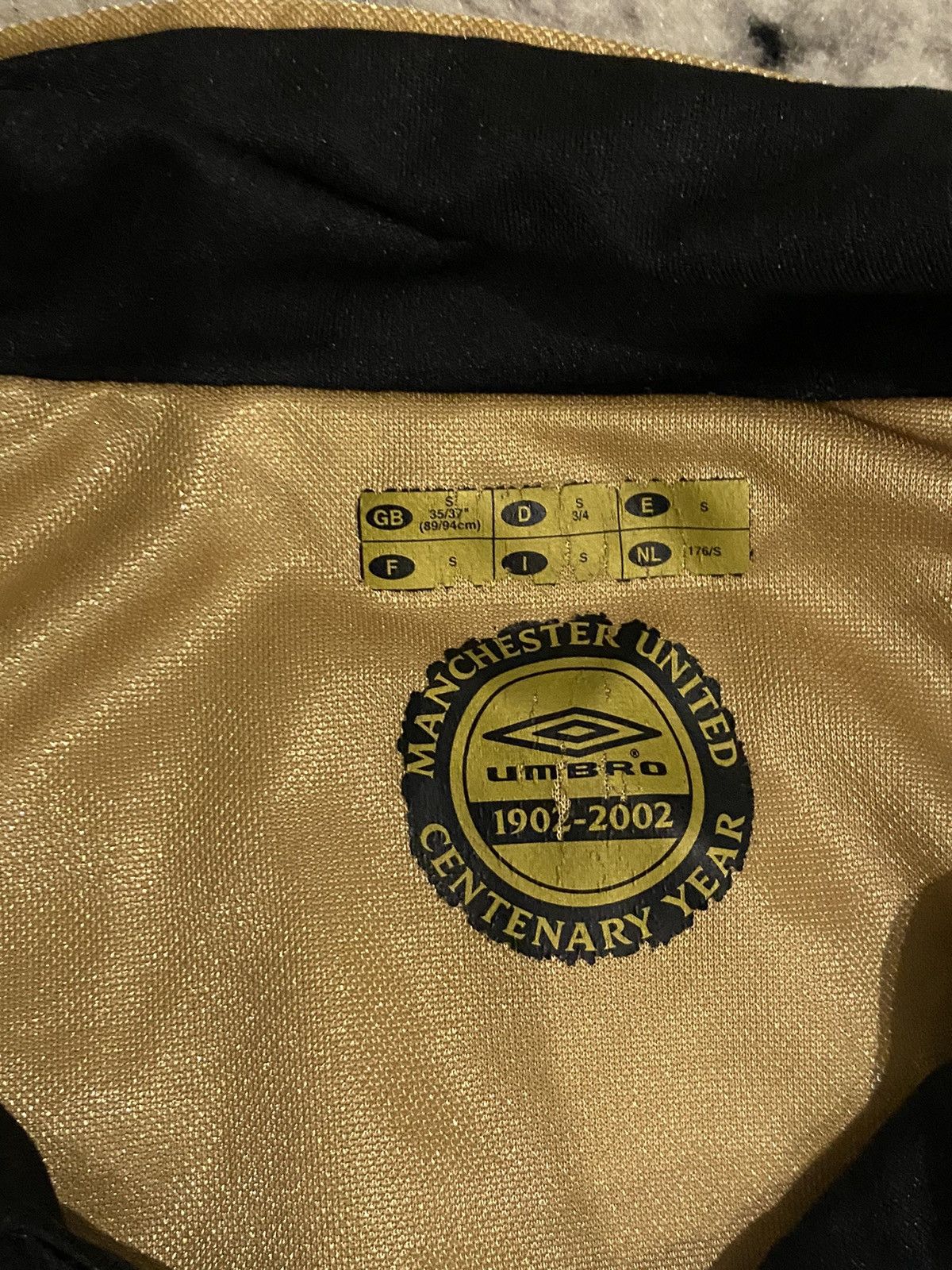 Umbro × Vintage Manchester United Vintage Retro Jersey Reversible 2001-2002 Size US S / EU 44-46 / 1 - 16 Thumbnail