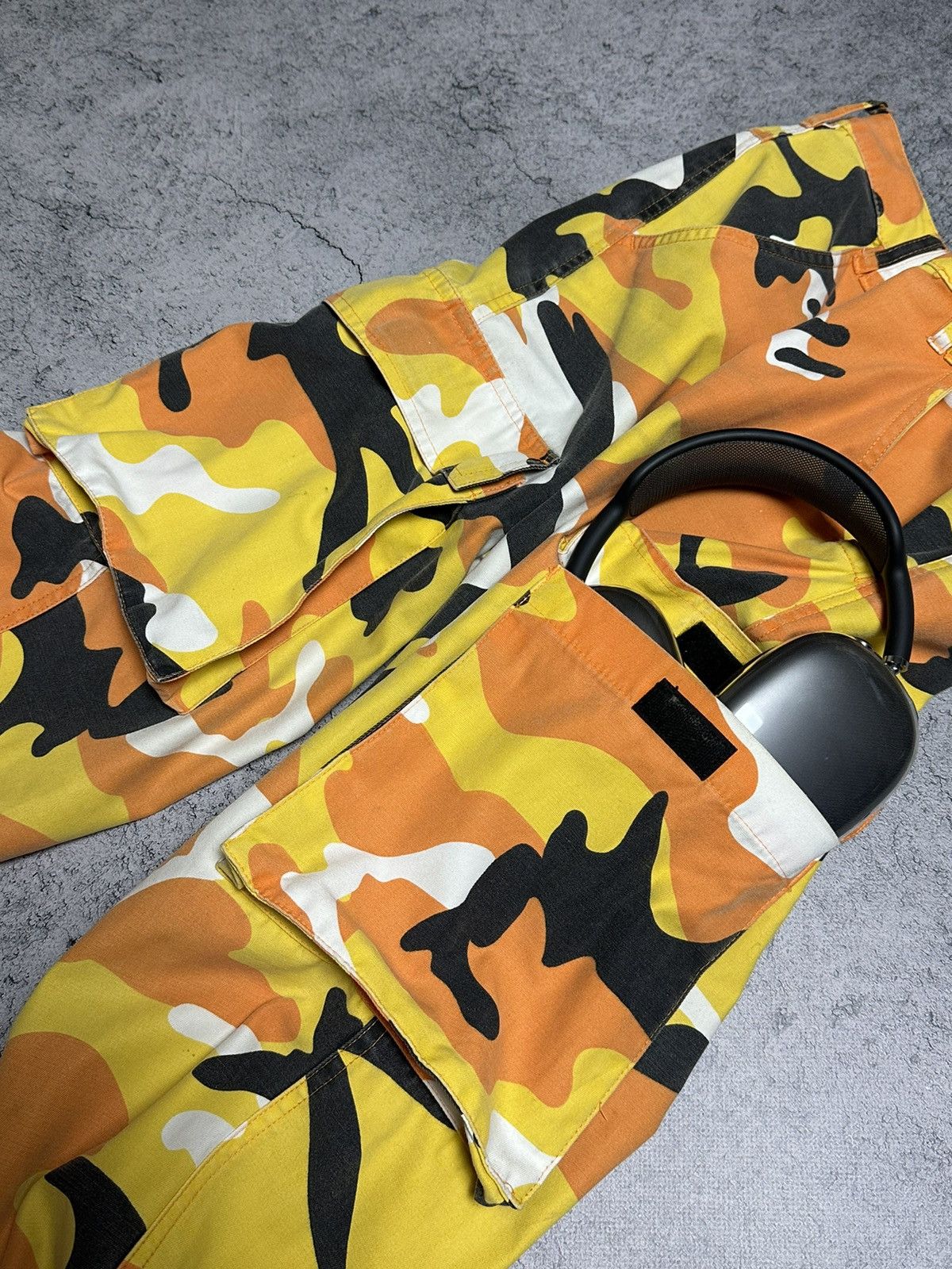 Karl Kani × Vintage Karl Kani Camo Cargo Pants Size US 27 - 5 Thumbnail