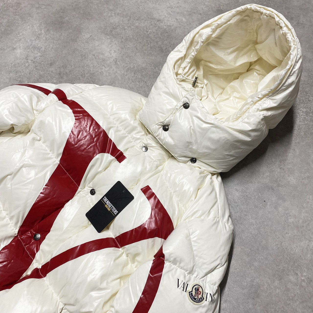 Moncler × Valentino Moncler X Valentino mens puffer jacket size 1 Small 46 maya Size US S / EU 44-46 / 1 - 7 Thumbnail