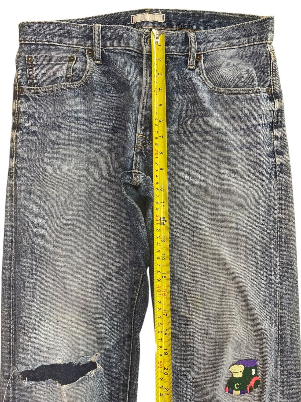 Uniqlo Uniqlo Brand Faded Embroidery Style Ripped Jeans Size US 32 / EU 48 - 6 Thumbnail