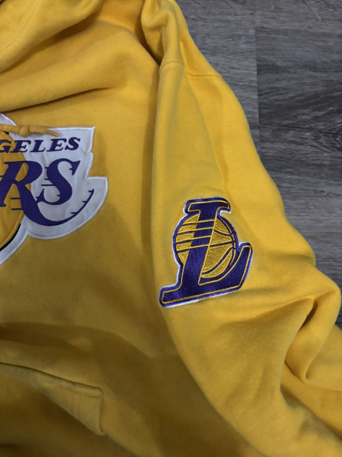 Nike Vintage Los Angeles Lakers Nike Center Check Swoosh Hoodie Size US XXL / EU 58 / 5 - 6 Thumbnail