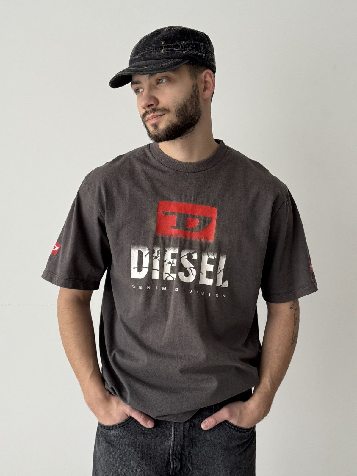 Diesel × Vintage Vintage Y2K Diesel Printed Avant Garde Opium Faded T-Shirt Size US L / EU 52-54 / 3 - 2 Thumbnail