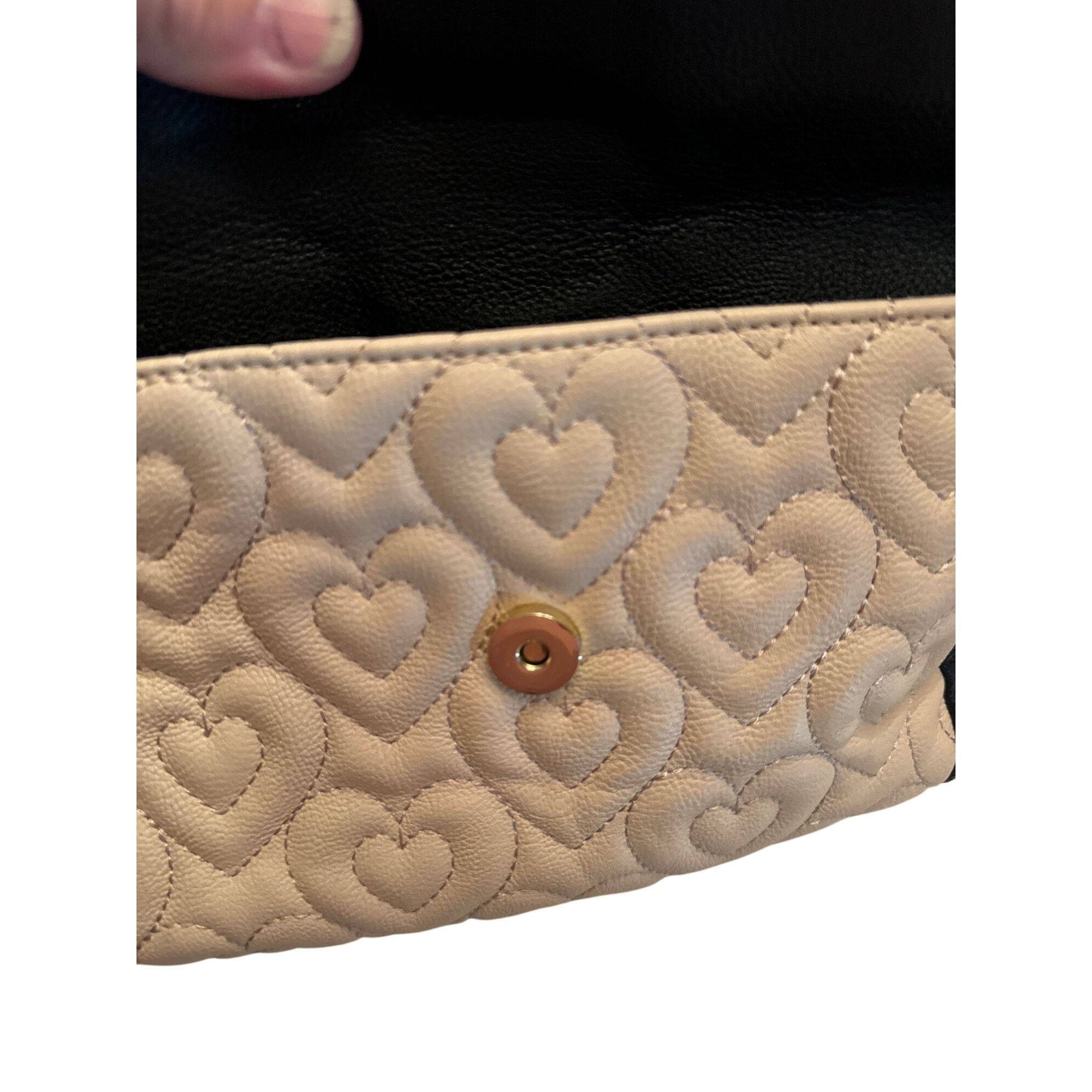 Betsey Johnson Betsey Johnson Womens Black & Beige Heart Quilted Handbag cl Size ONE SIZE - 6 Thumbnail