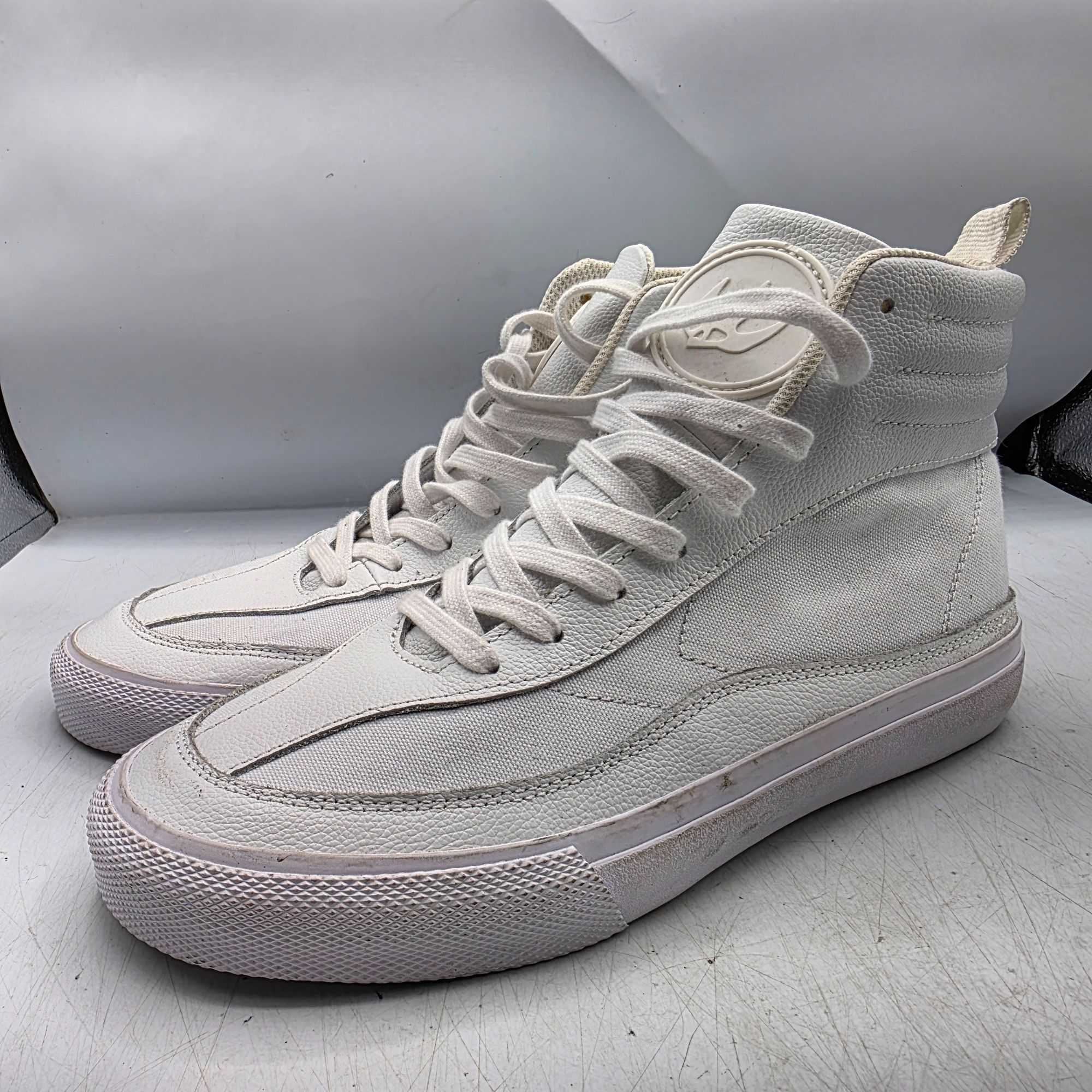 Alexander McQueen Adults 8.5 White Swallow Vulc High Top Sne