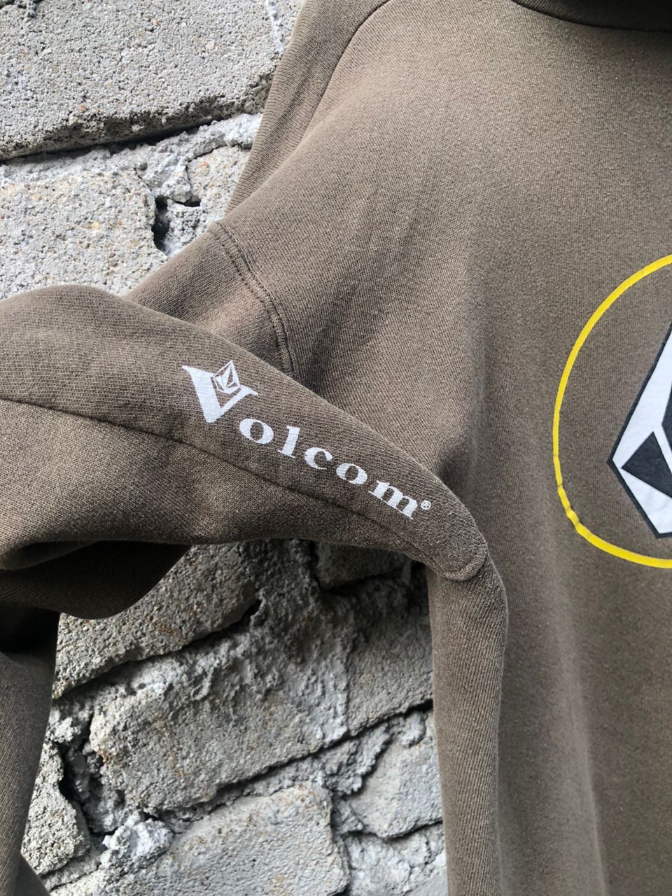 Volcom Vintage 90s Volcom Hoodie Fullover Center Logo Back Hit Size US M / EU 48-50 / 2 - 10 Thumbnail