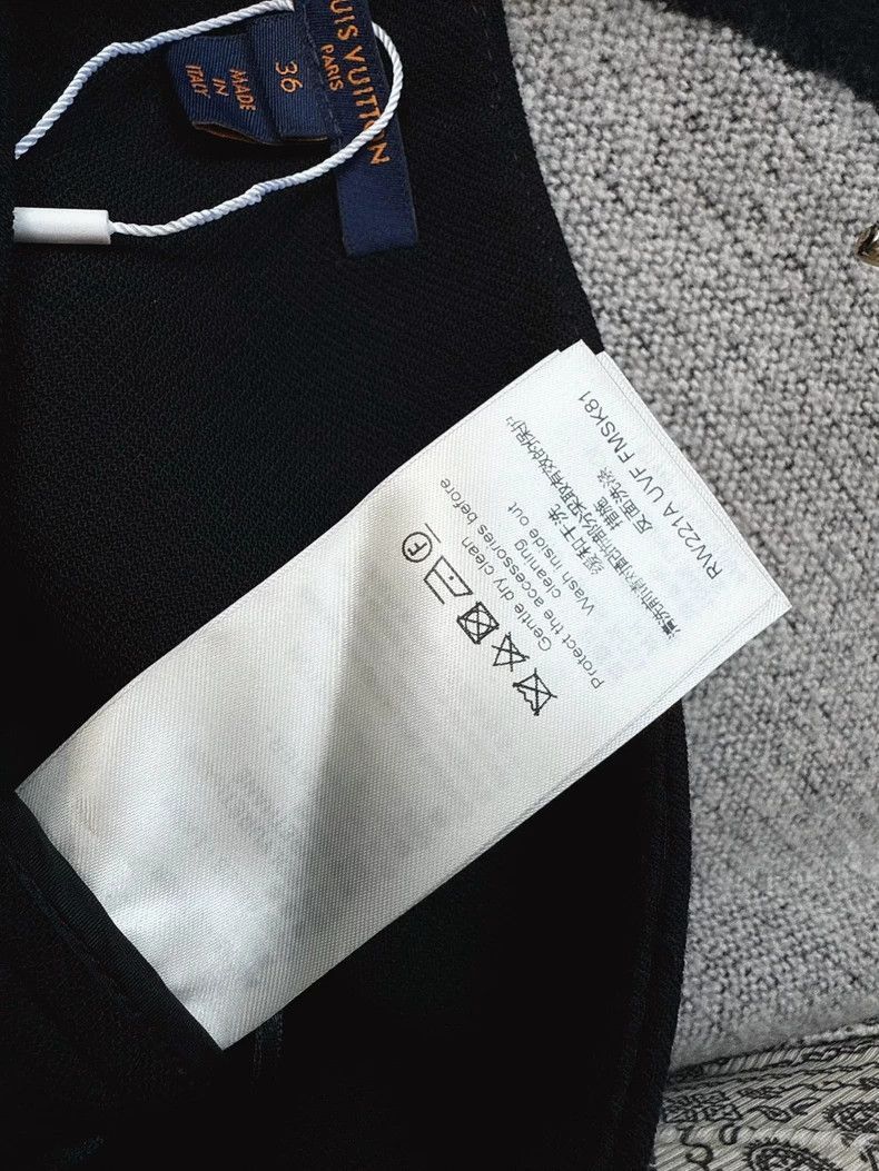 Louis Vuitton Louis Vuitton Black Pleated Mini Skirt- Size 35" - 7 Thumbnail