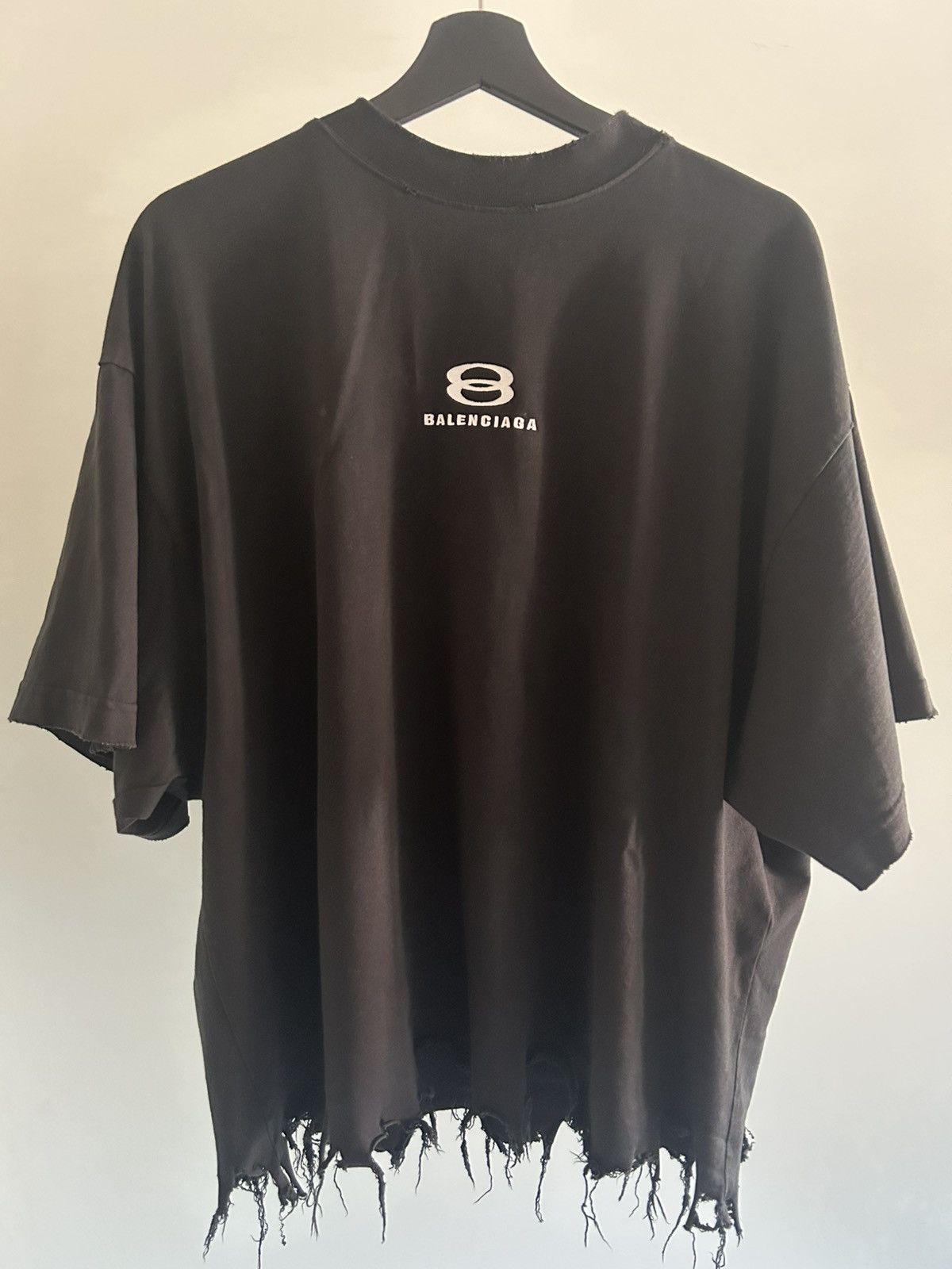 【BALENCIAGA】QIXI CREST ミディアムフィット Tシャツ Balenciaga Qixi Crest T-Shirt Medium Fit 'Black' 612966TMVL41075