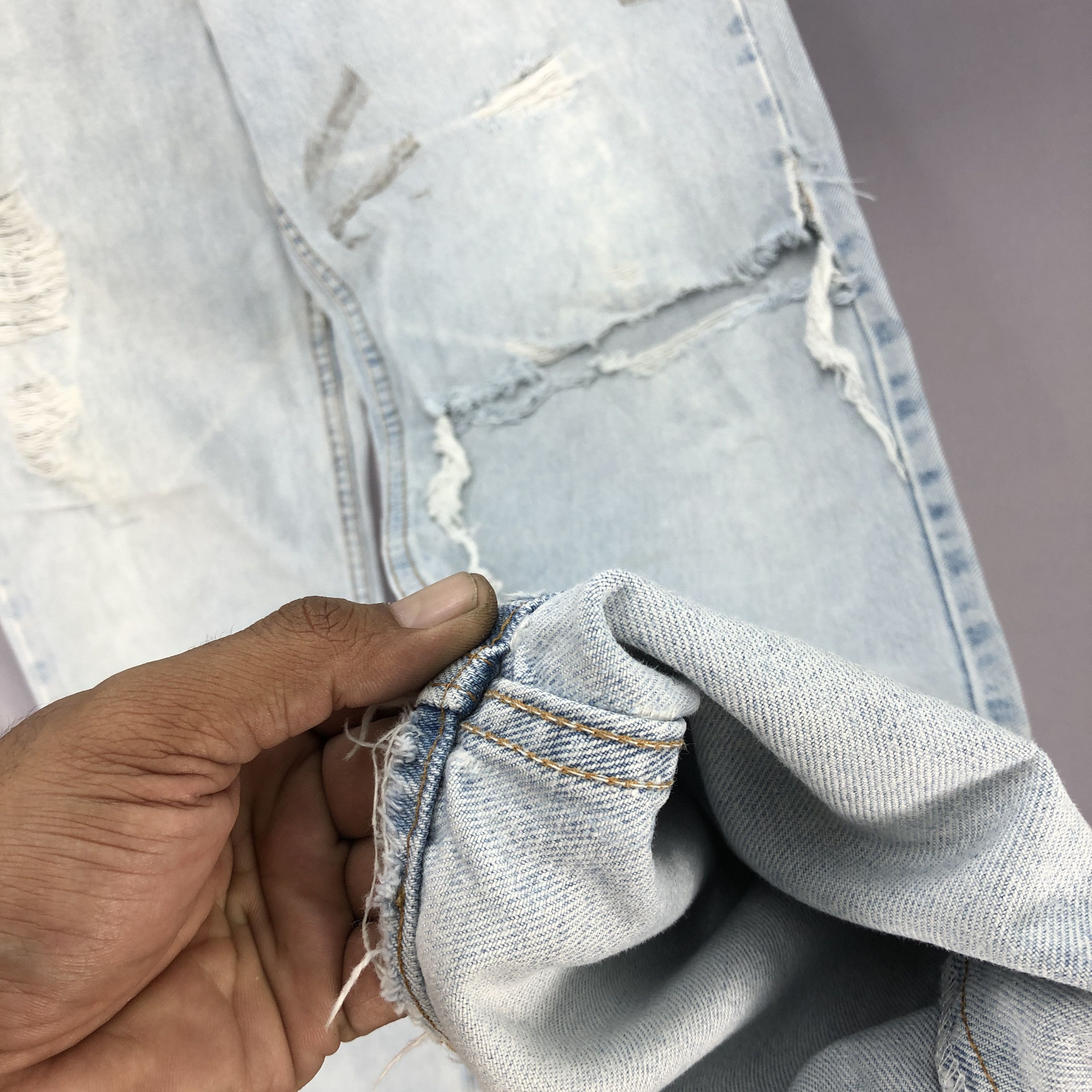 Levi's Vintage Levis 550 Jeans Levi's Ripped Light Wash Denim Size 28" / US 6 / IT 42 - 9 Thumbnail