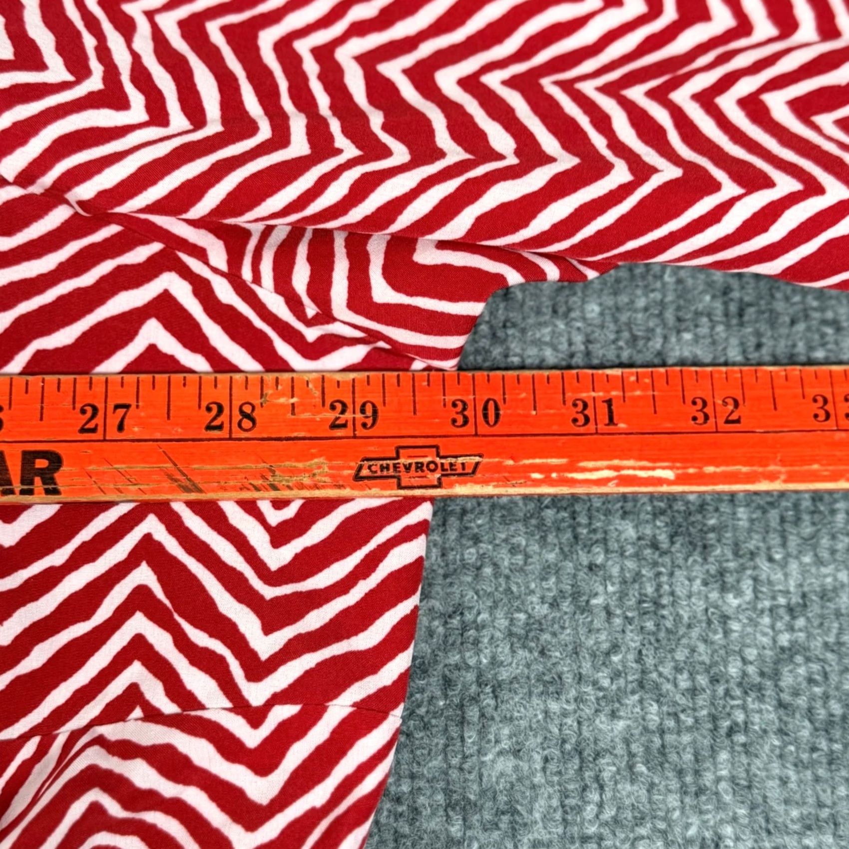 Vintage Susan Graver Button-Up Blouse V-Neck Red White Chevron Print 3XL Geometric Long Sleeve Plus Size Womens Clothing Holiday Size XXL / US 16-18 / IT 52-54 - 7 Thumbnail