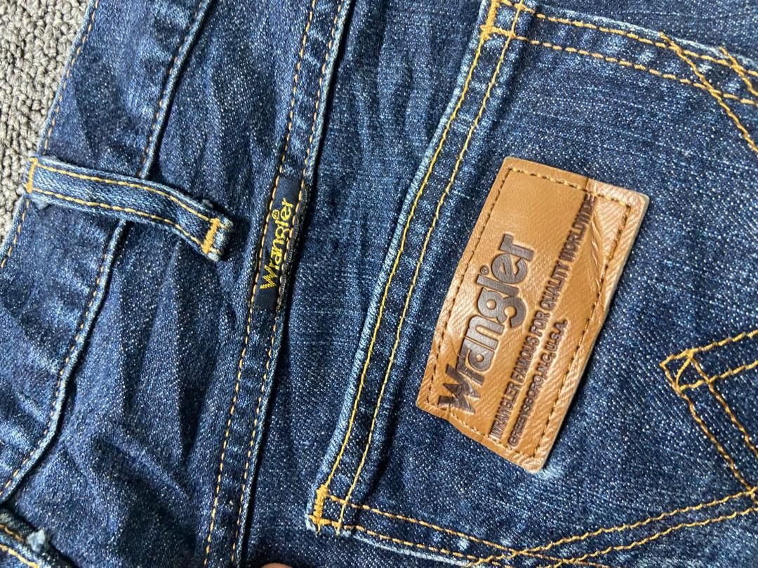 Wrangler Wrangler Distressed Jeans with Patches (197) Size US 31 - 3 Thumbnail