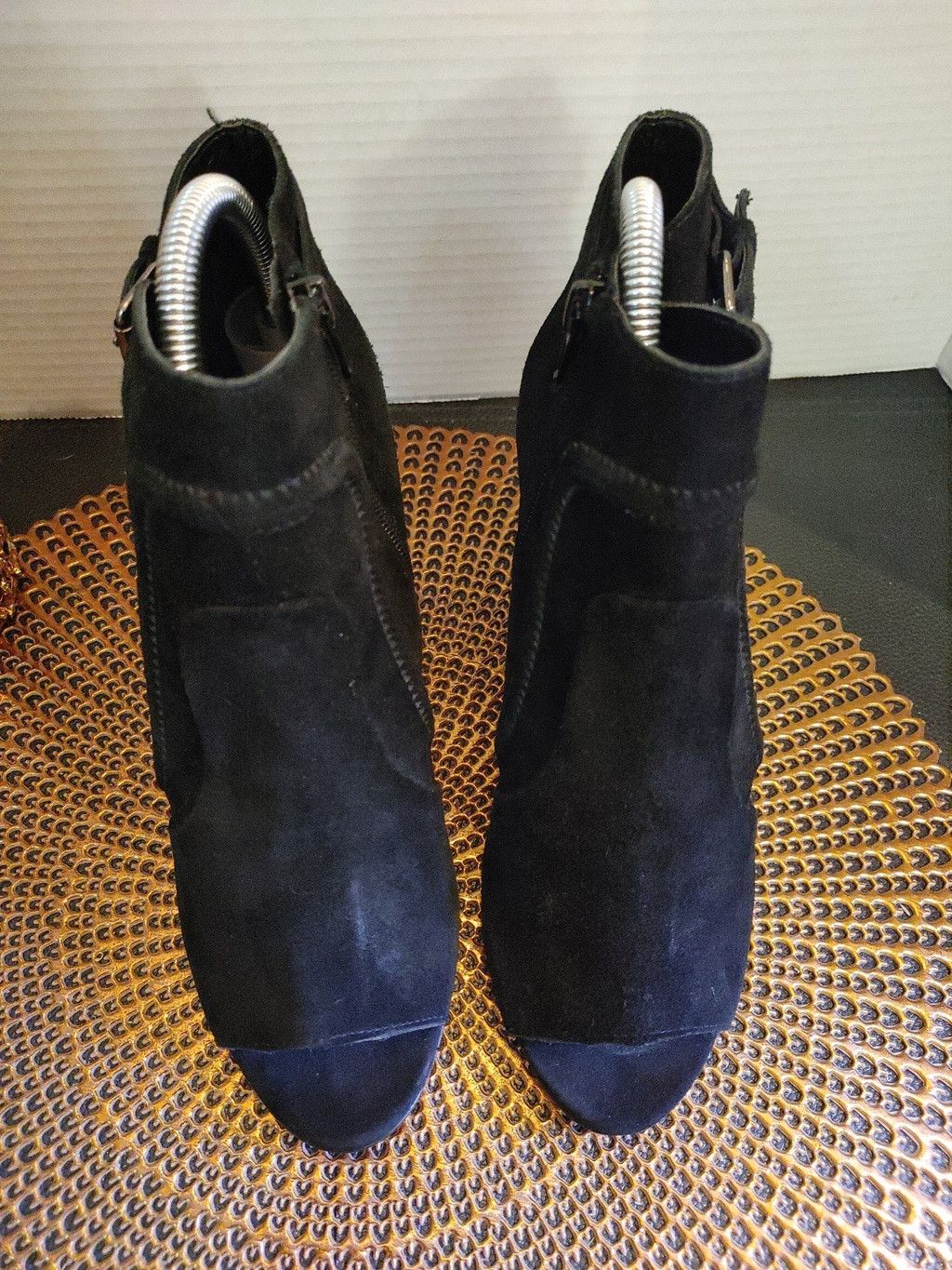 Vince Camuto Vince Camuto Conley Booties Side 8.5M Size US 8.5 / IT 38.5 - 2 Thumbnail