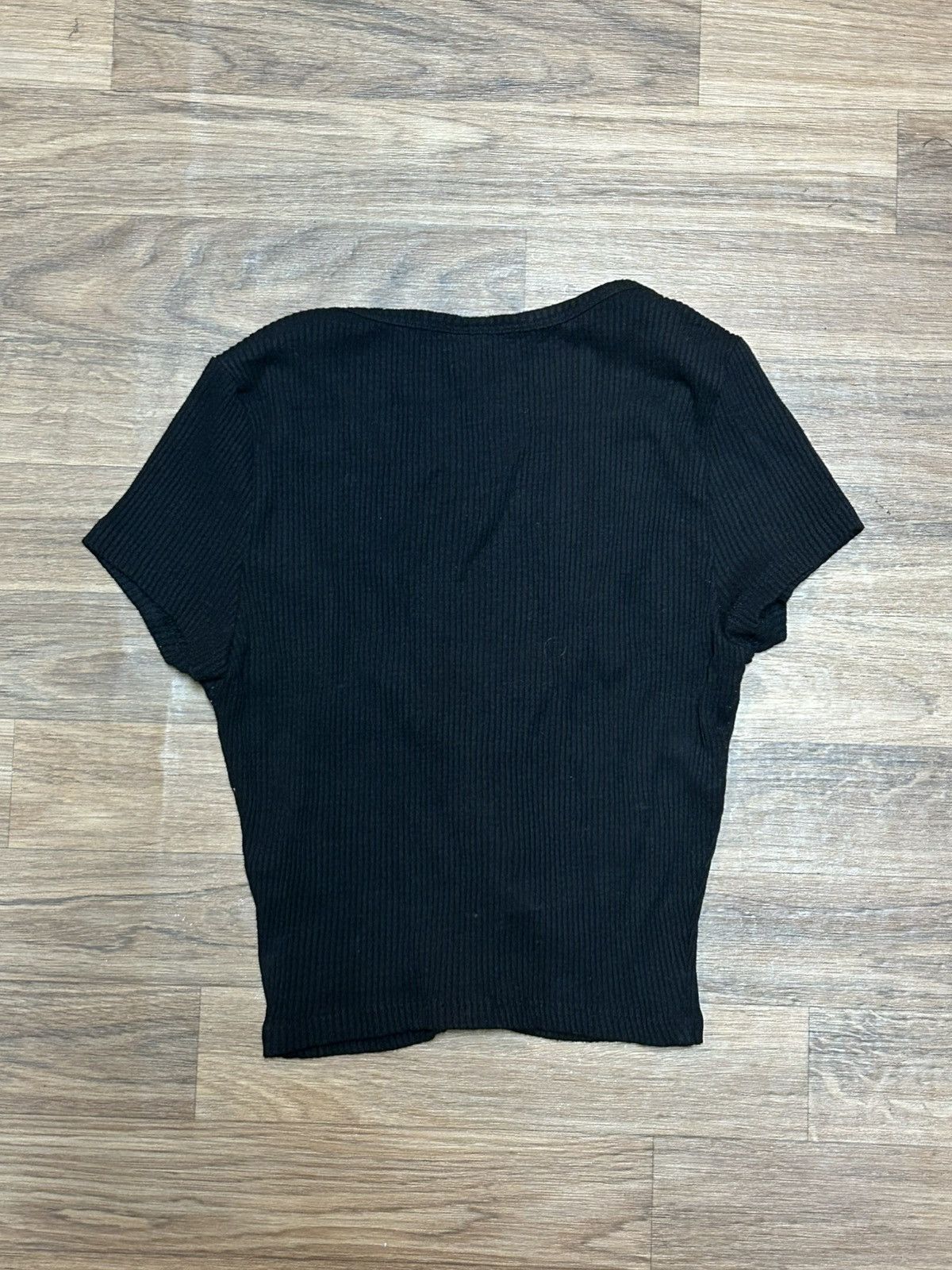 H&M H&M Women's Black Cropped Scoop Low Neck Button Up Shirt Size S / US 4 / IT 40 - 2 Thumbnail