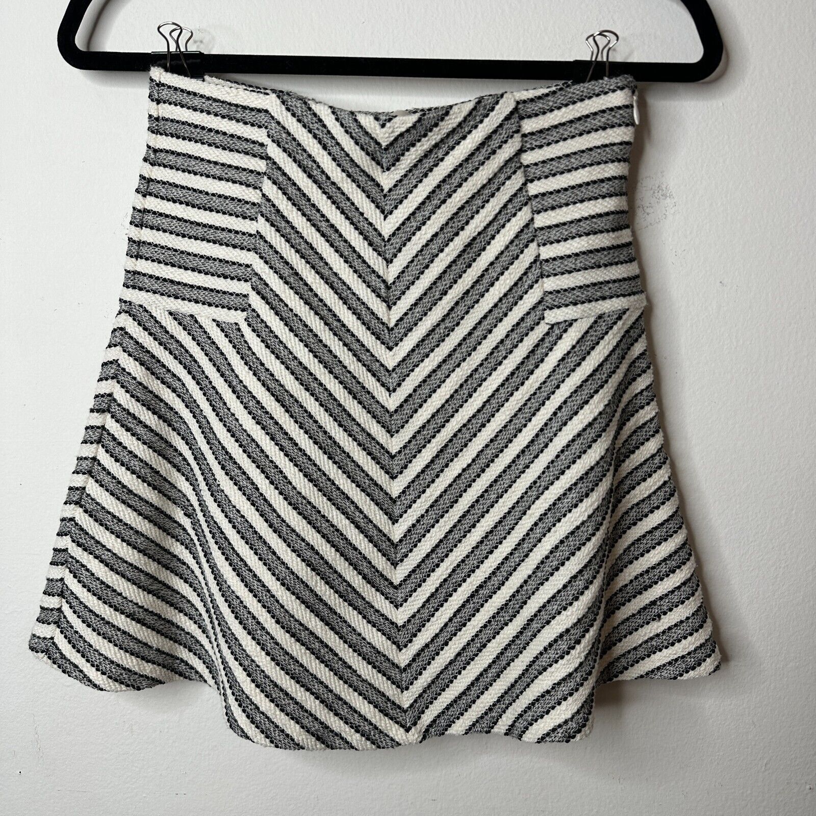 Loft Ann Taylor Loft Petite Cream Black Chevron Flare Skirt XXSP Size 24" / US 00 / IT 34 - 10 Thumbnail