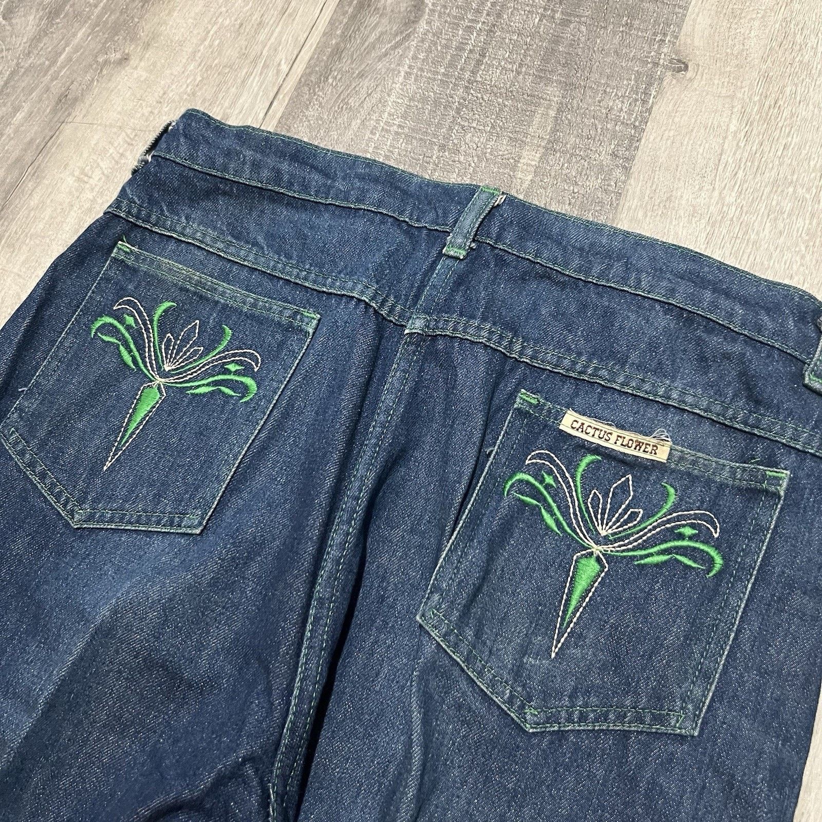 Vintage VTG 60s/70s Cactus Flower Womens High Waist Jeans Dark Wash Size 32" / US 10 / IT 46 - 2 Thumbnail