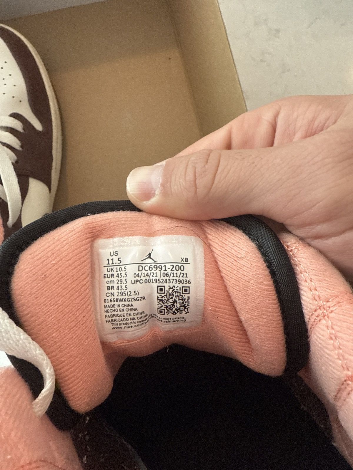 Jordan Brand × Nike Air Jordan 1 Low Mocha Size US 11.5 / EU 44-45 - 2 Thumbnail