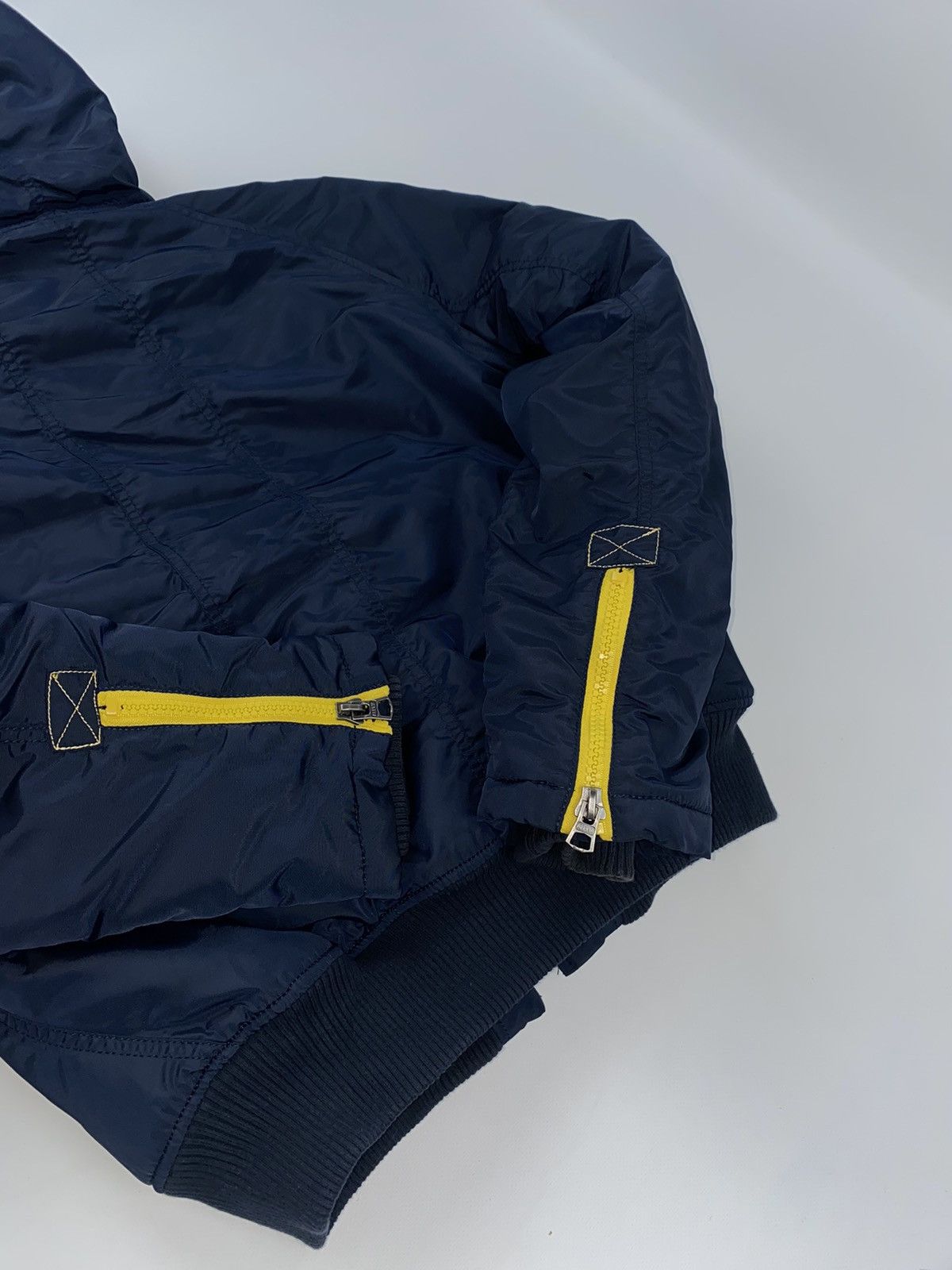 Alpha Industries × Vintage 🚨 Alpha Industries vintage down jacket bomber man M Size US M / EU 48-50 / 2 - 12 Thumbnail
