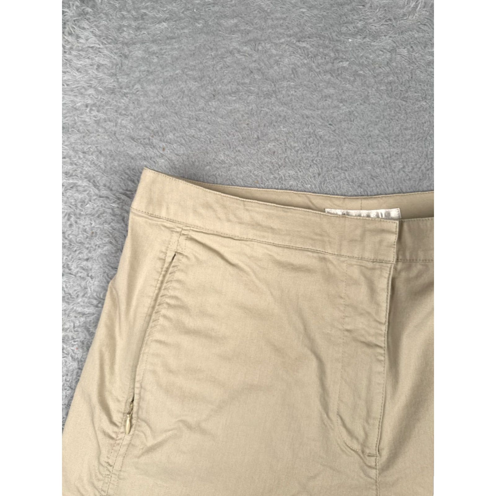 Nike Nike Golf Shorts Women 12 Beige Flat Front Pockes Poly Cotton 32x5 Chino Golf Womens Beig e 90s? Size 34" / US 12 / IT 48 - 4 Thumbnail