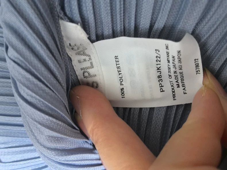 Issey Miyake Issey Miyake size:3 Grayish-blue pleated short-sleeved top Size S / US 4 / IT 40 - 4 Thumbnail