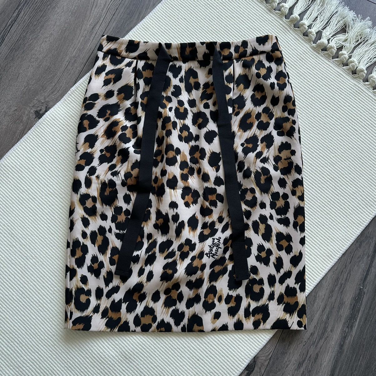 Boutique Moschino Boutique Moschino Leopard Printed Pencil Skirt Size 28" / US 6 / IT 42 - 1 Thumbnail