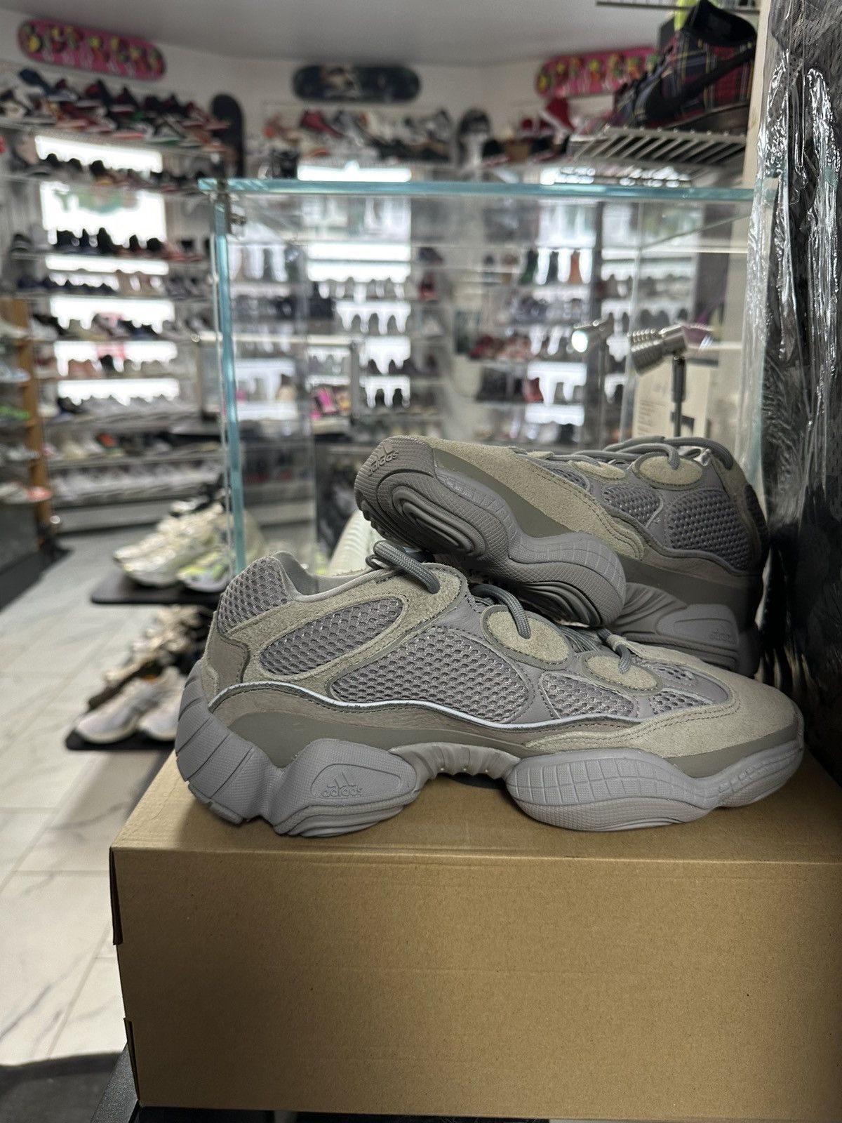 Yeezy Yeezy 500 ‘Stone Salt’ Size US 10 / EU 43 - 2 Thumbnail