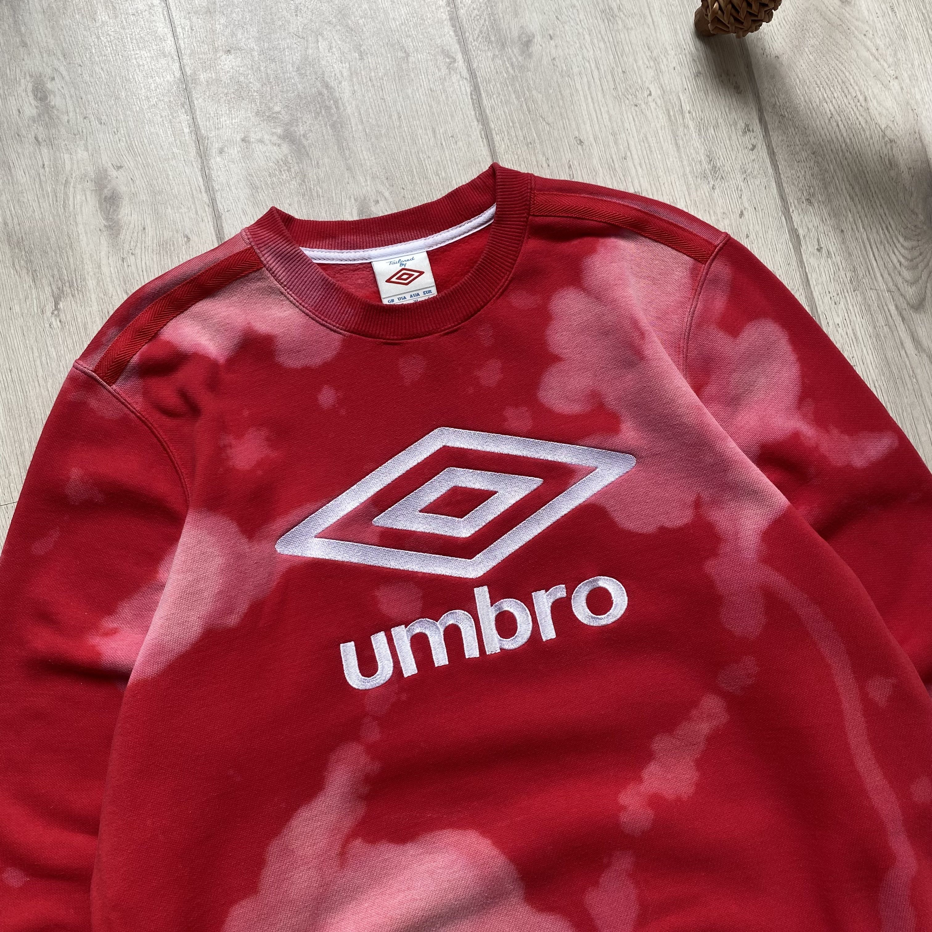 Umbro 00s Custom Umbro Center logo sweatshirt Tie dye Vintage Size US L / EU 52-54 / 3 - 3 Thumbnail