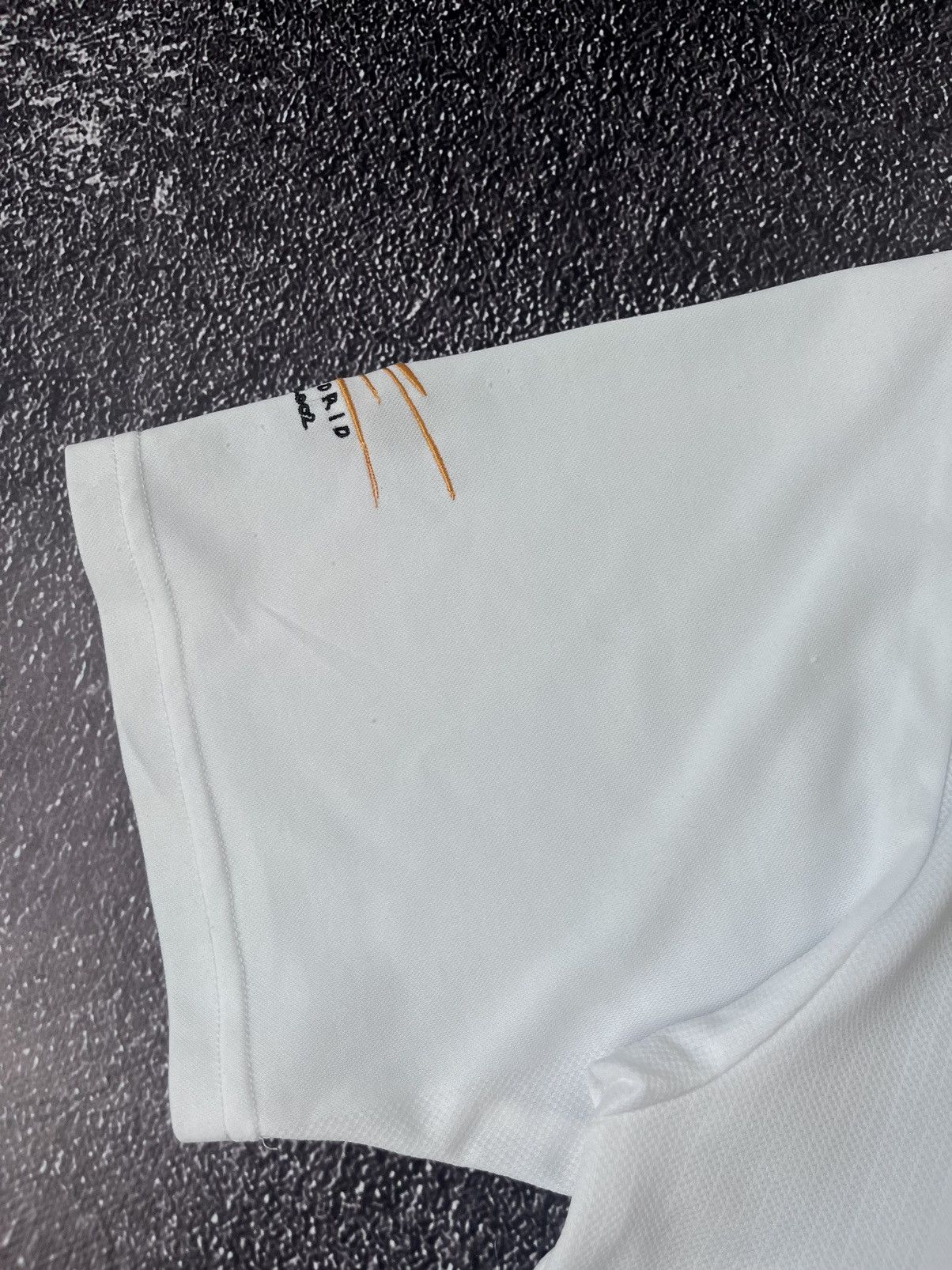 Adidas Vintage Adidas Real Madrid #7 RAUL 00’s Football Jersey Size US M / EU 48-50 / 2 - 9 Thumbnail