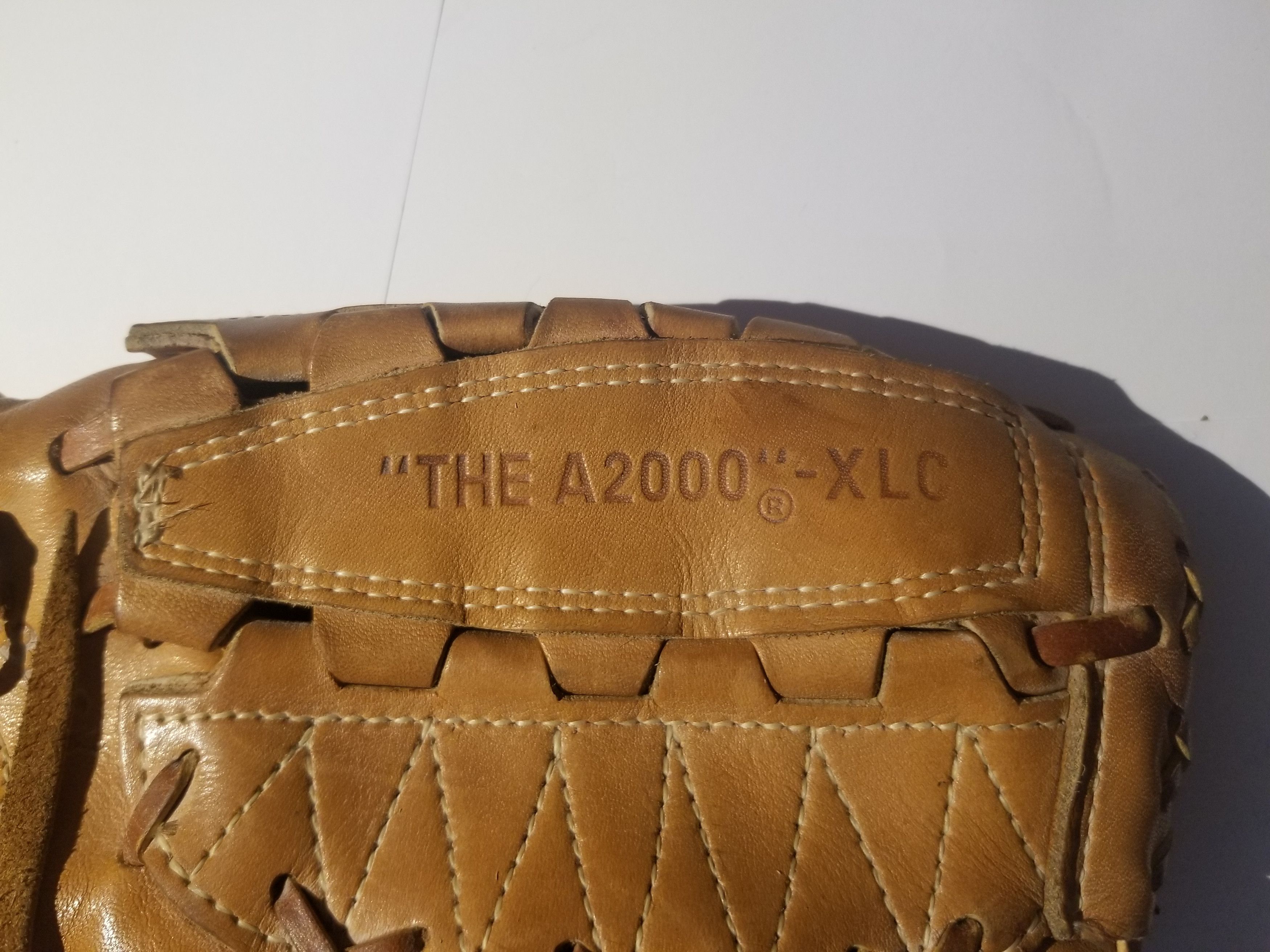 Other A2000 right hand thrower baseball glove XLC . Size ONE SIZE - 8 Thumbnail