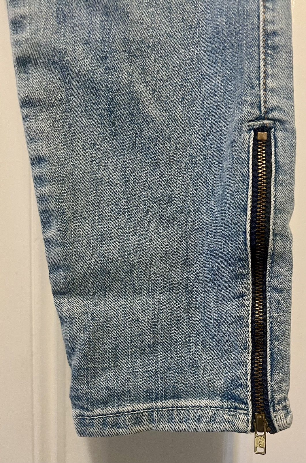 Designer × Guess × Jean Authentic Guess Los Angeles blue jeans size 29 with zippers Size 29" - 3 Thumbnail
