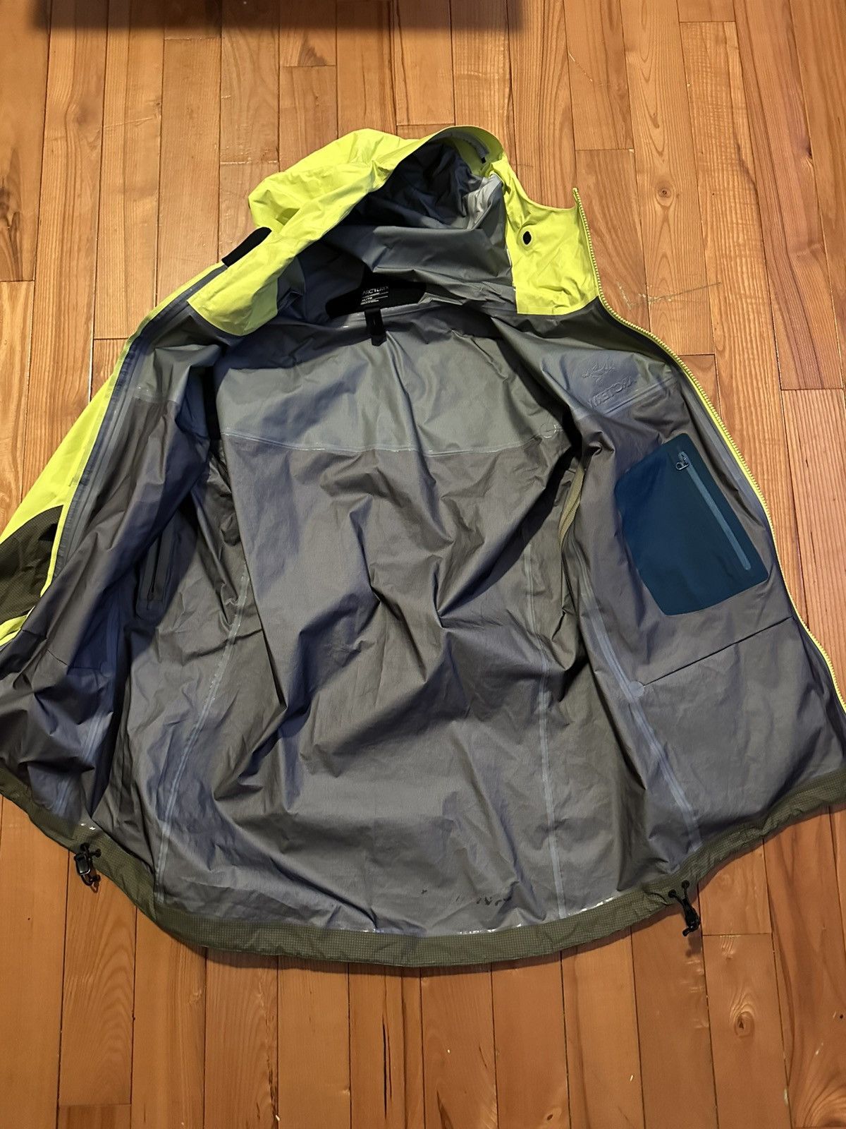 Arc'teryx Alpha Jacket Size XL Size US XL / EU 56 / 4 - 8 Thumbnail