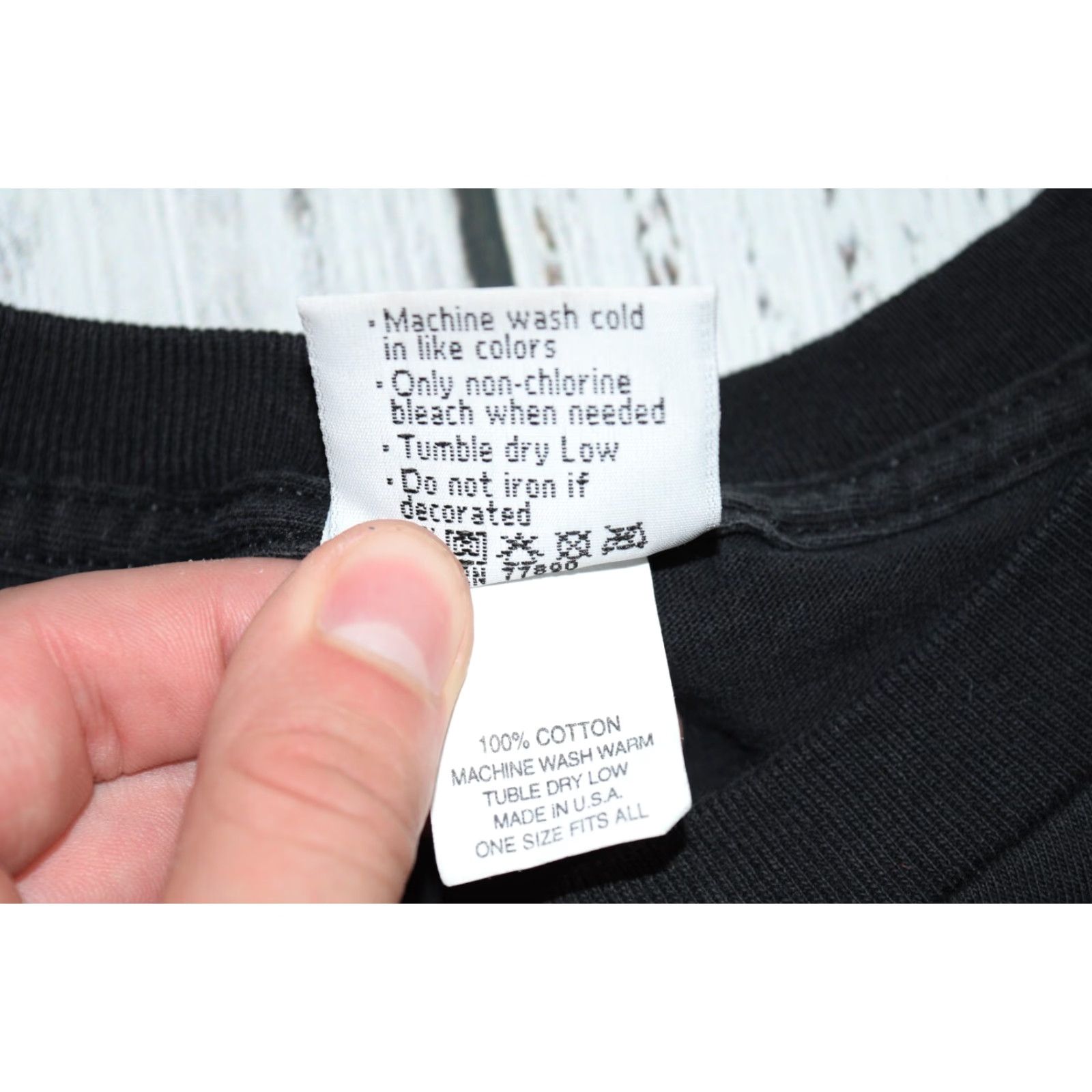 Vintage VINTAGE 1999 MHPG MURDER MYSTERY T-SHIRT NYC BLACK SIZE L Mens Size US L / EU 52-54 / 3 - 4 Thumbnail