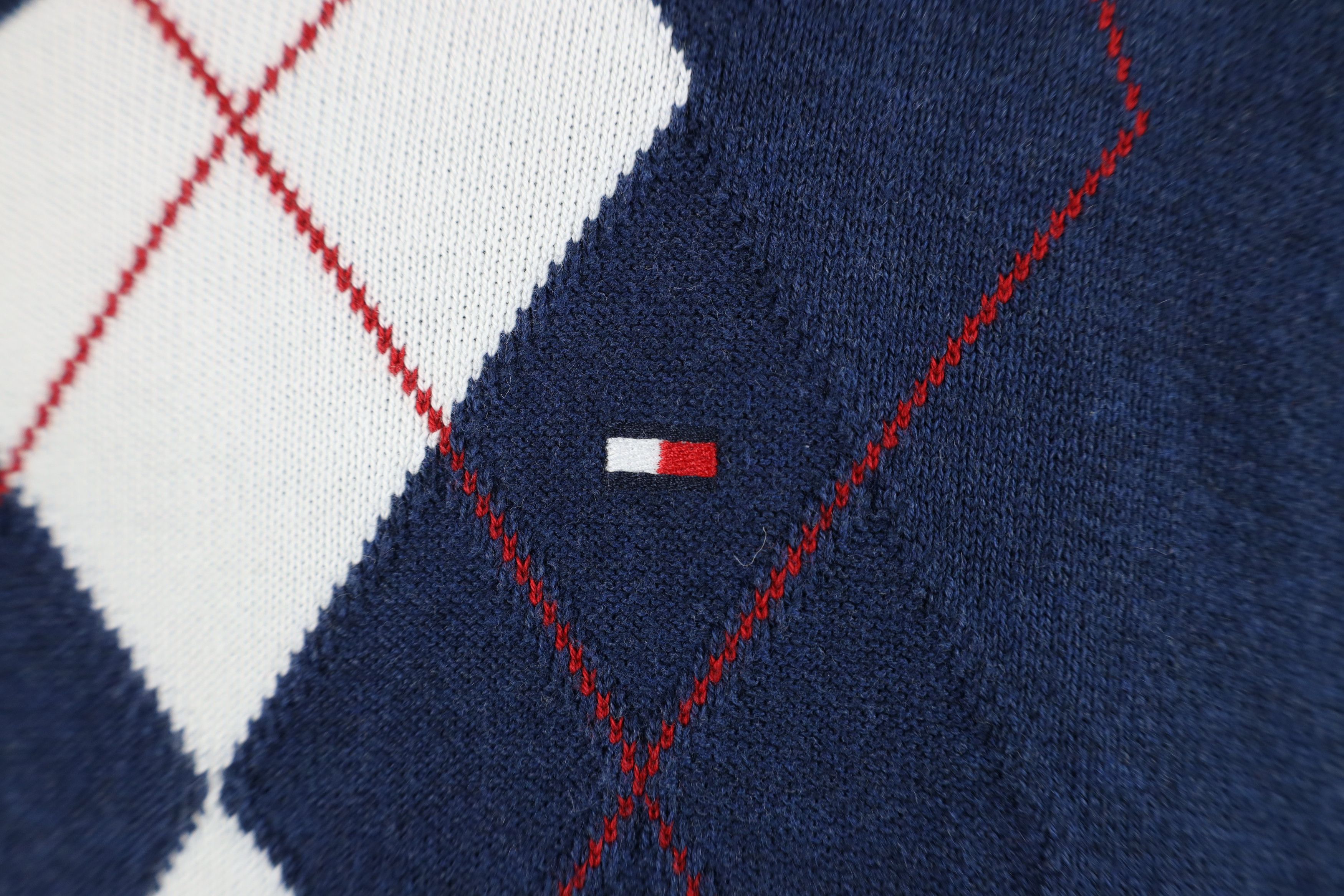 Tommy Hilfiger Vintage Y2K Tommy Hilfiger Lightweight Diamond Knit Sweater Size US M / EU 48-50 / 2 - 4 Thumbnail