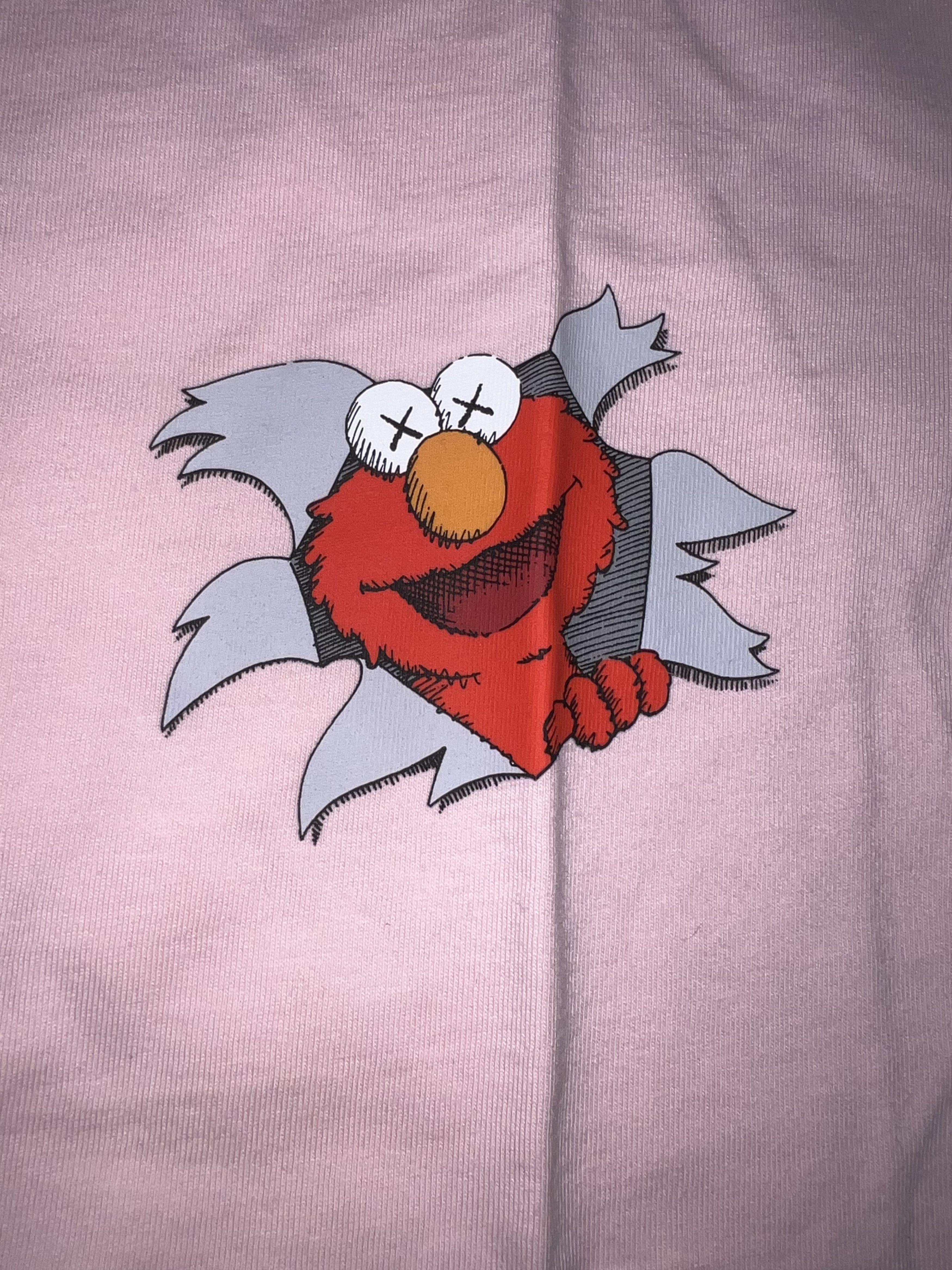 Kaws × Uniqlo Uniqlo Elmo KAWS Shirt (Never Worn) *RARE* Size US M / EU 48-50 / 2 - 6 Thumbnail