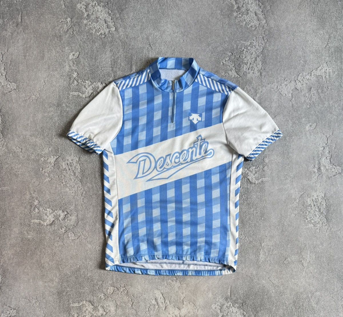 Vintage Descente L all printed vintage cycling jersey tee T-shirt Size US L / EU 52-54 / 3 - 6 Thumbnail