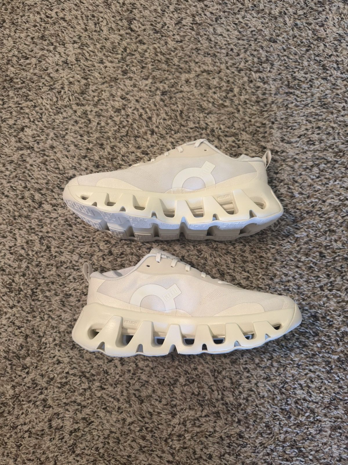 Kith × On ON K-TECH 1 KITH TOFU Size US 7 / EU 40 - 4 Thumbnail