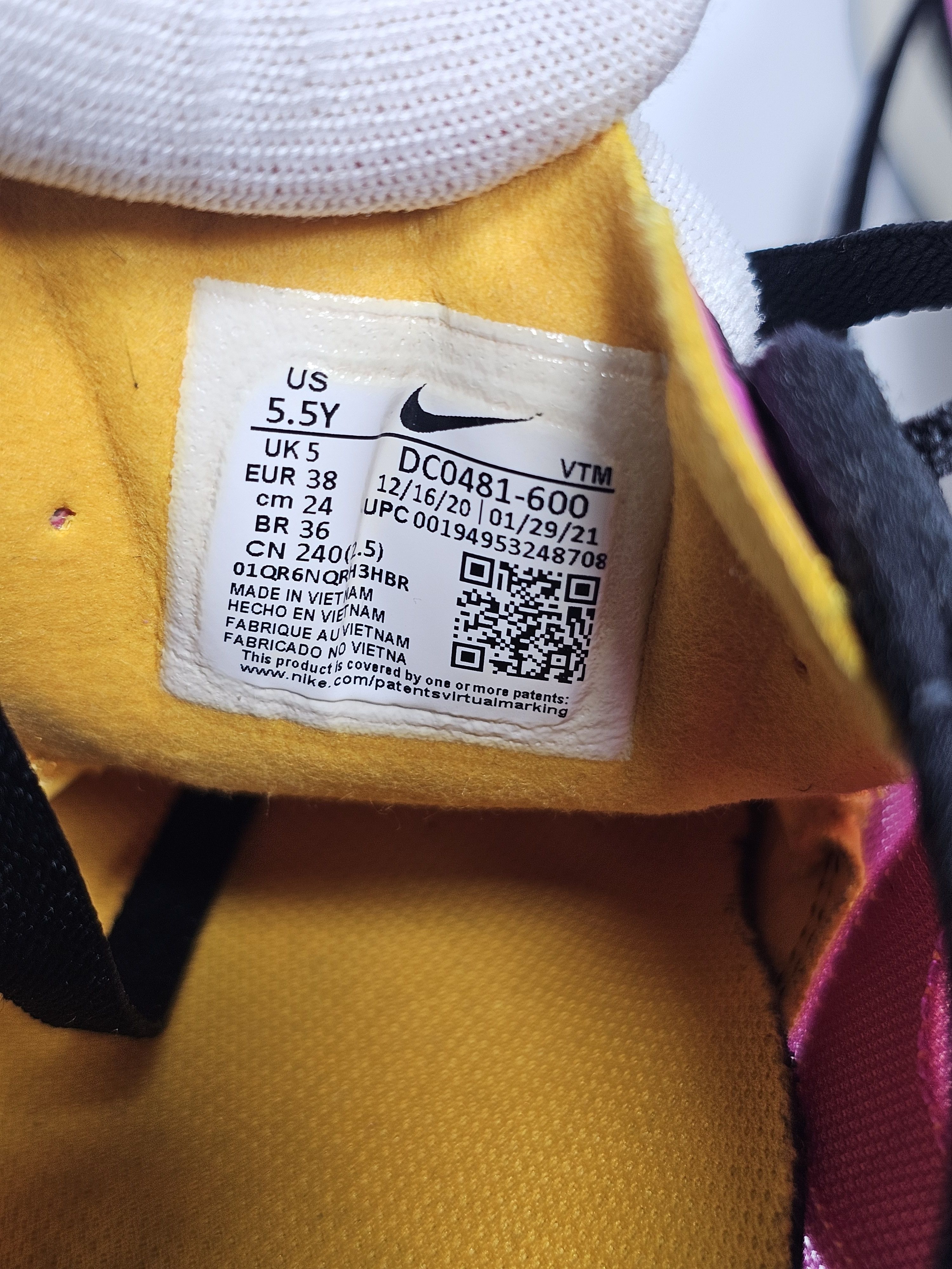 Nike Nike Waffle One Active Fuchsia University Gold Black Size US 7.5 / IT 37.5 - 10 Thumbnail