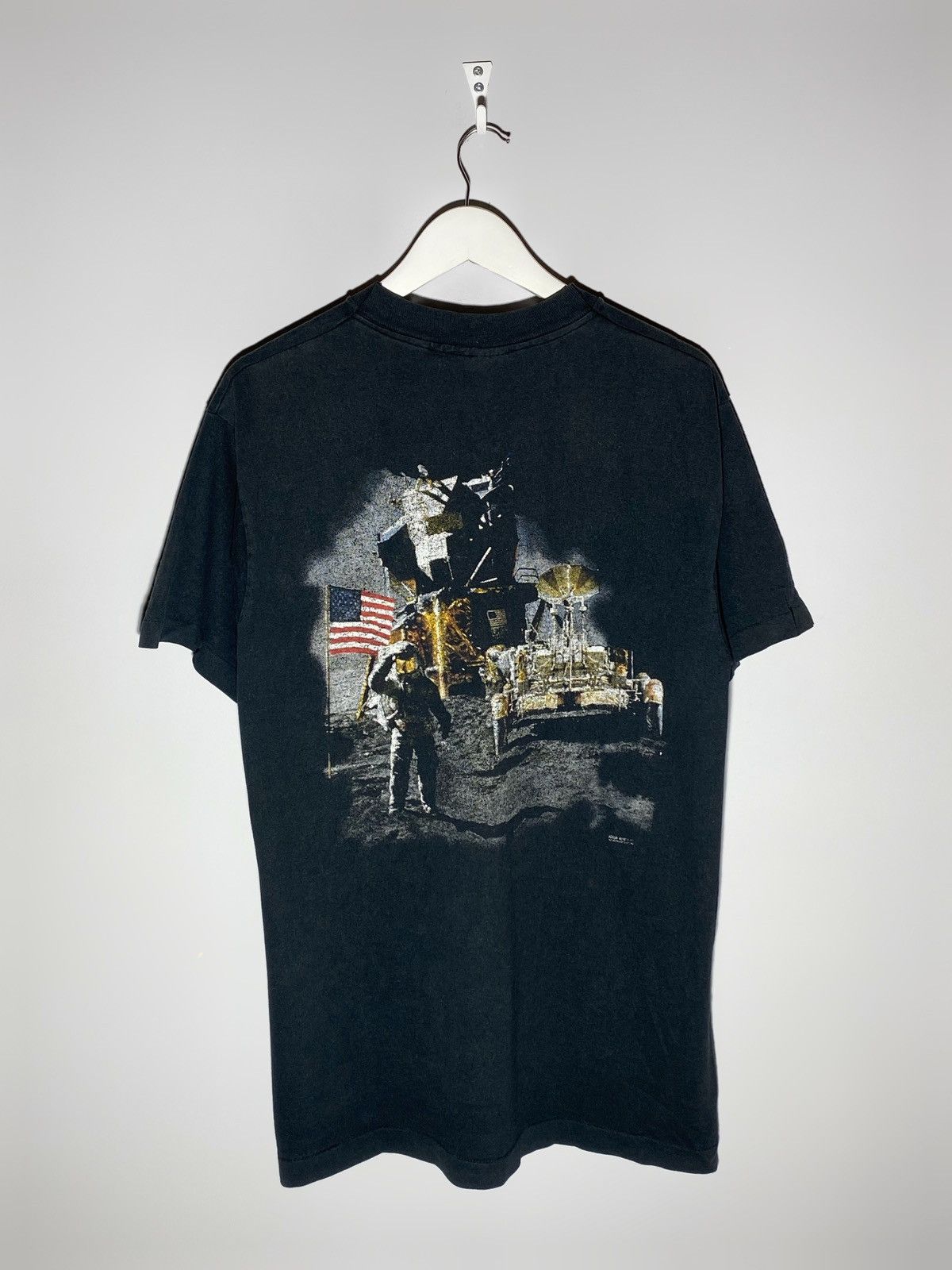 Vintage Vintage USA 90s Museum Of Flight Astronaut Tee NASA Size US L / EU 52-54 / 3 - 1 Thumbnail