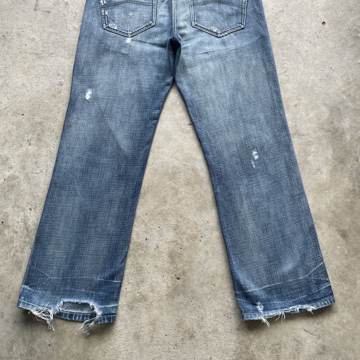 Armani Exchange × Jean Vintage Armani Exchange USA Distressed Jeans Faded Pants W35 Size US 35 - 10 Thumbnail