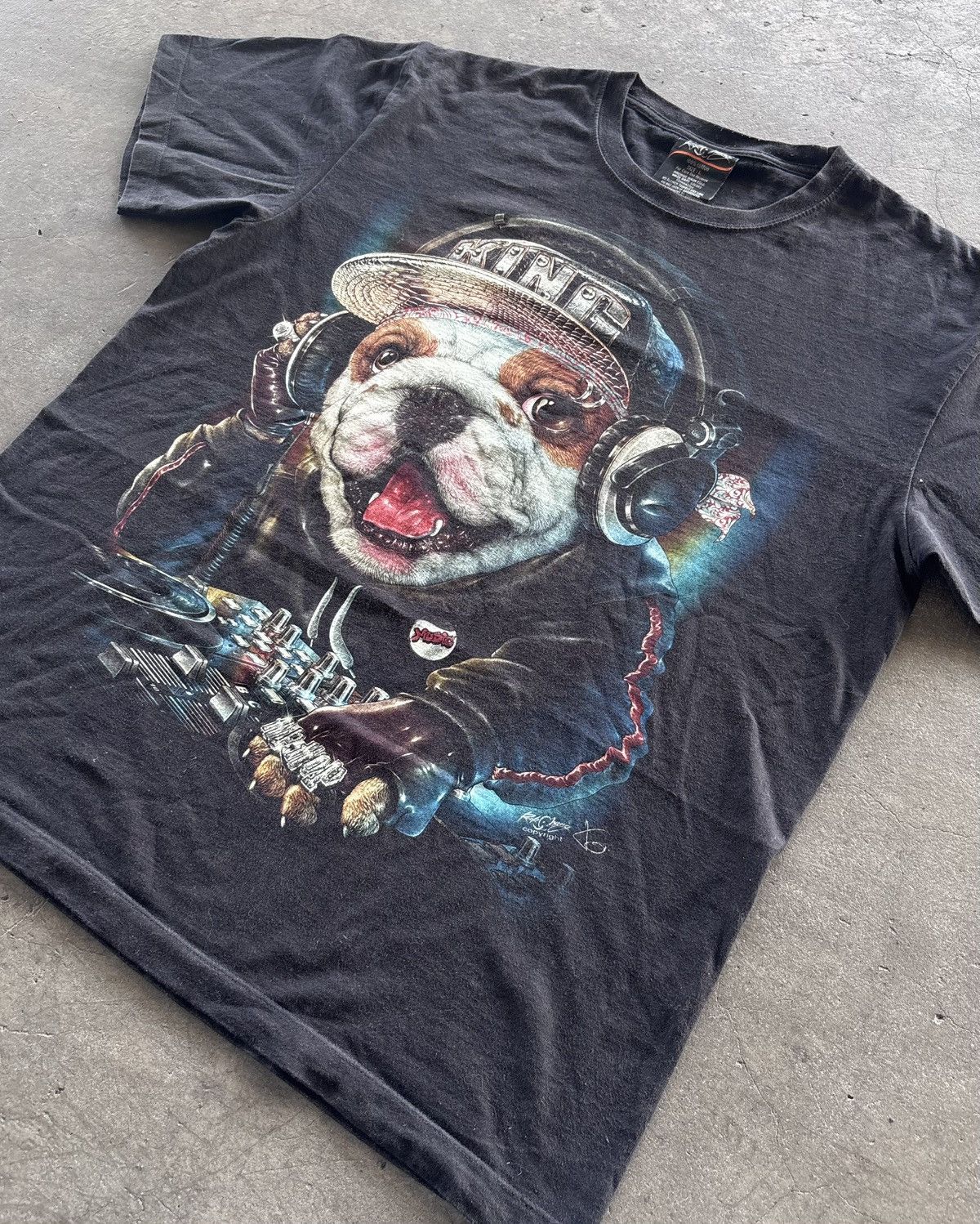 Japanese Brand × Vintage Vintage Rock Chang Dog Art Faded Black Tee Size US L / EU 52-54 / 3 - 4 Thumbnail