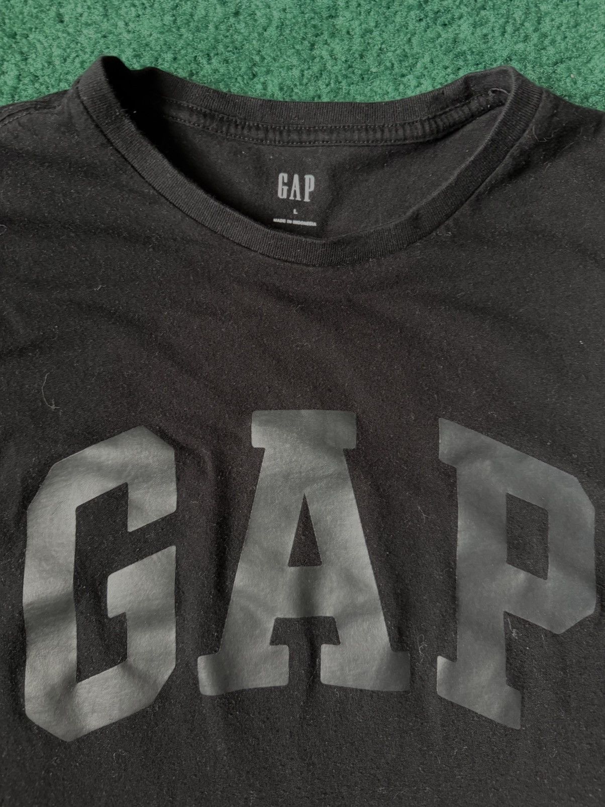 Gap Gap Classic Logo Black-on-Black Spellout Tee Size US L / EU 52-54 / 3 - 2 Thumbnail