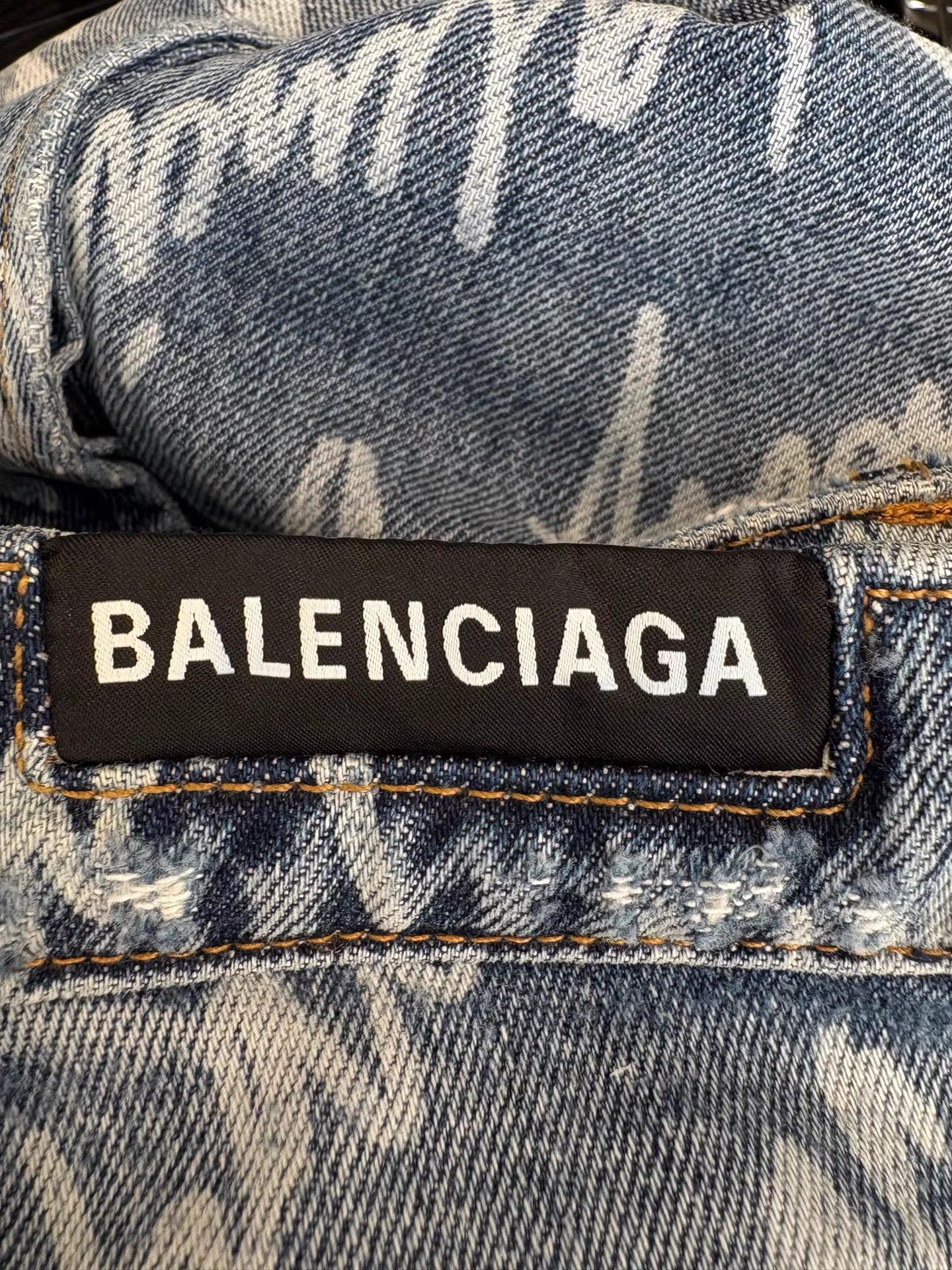Balenciaga BALENCIAGA All-Over Logo Print Washed Jeans Size US 28 / EU 44 - 4 Thumbnail